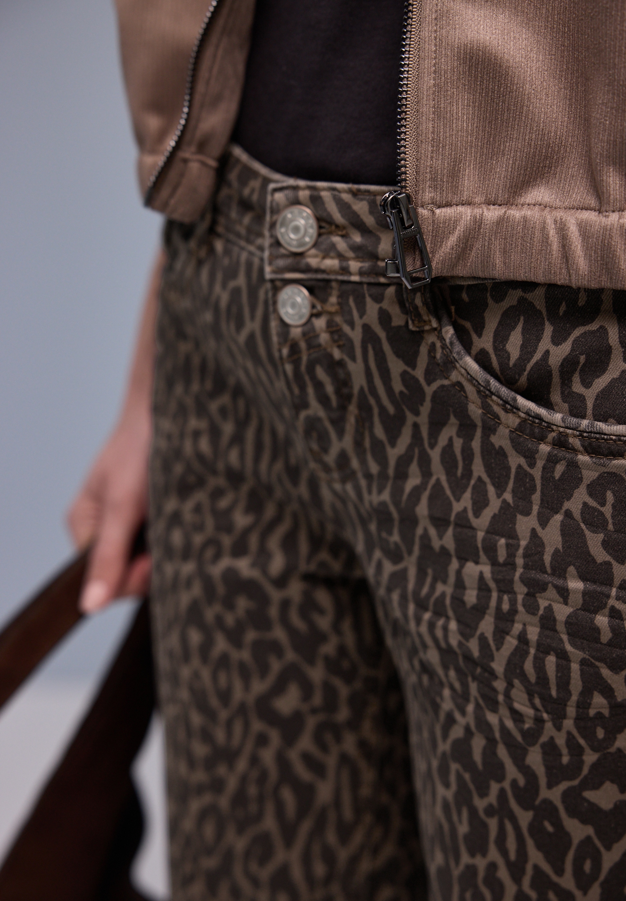 STREET ONE Straight-Jeans »Style Amalia« im Leo-Look