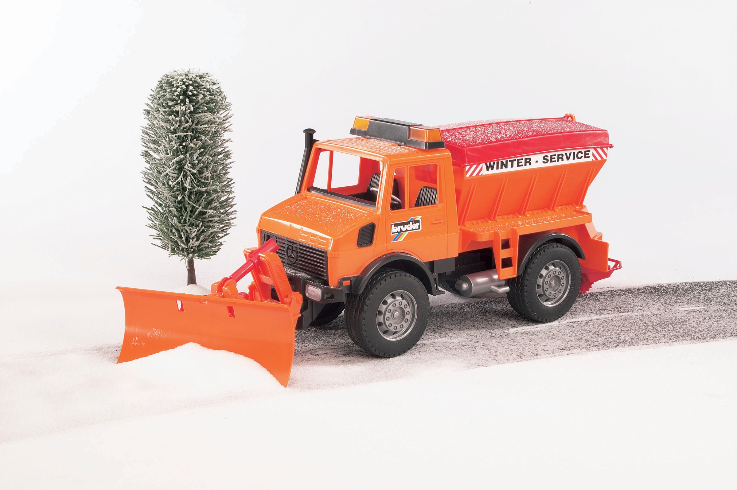 Bruder® Spielzeug-Winterdienst »Unimog Winter Service 47 cm (02572)« Made in Europe