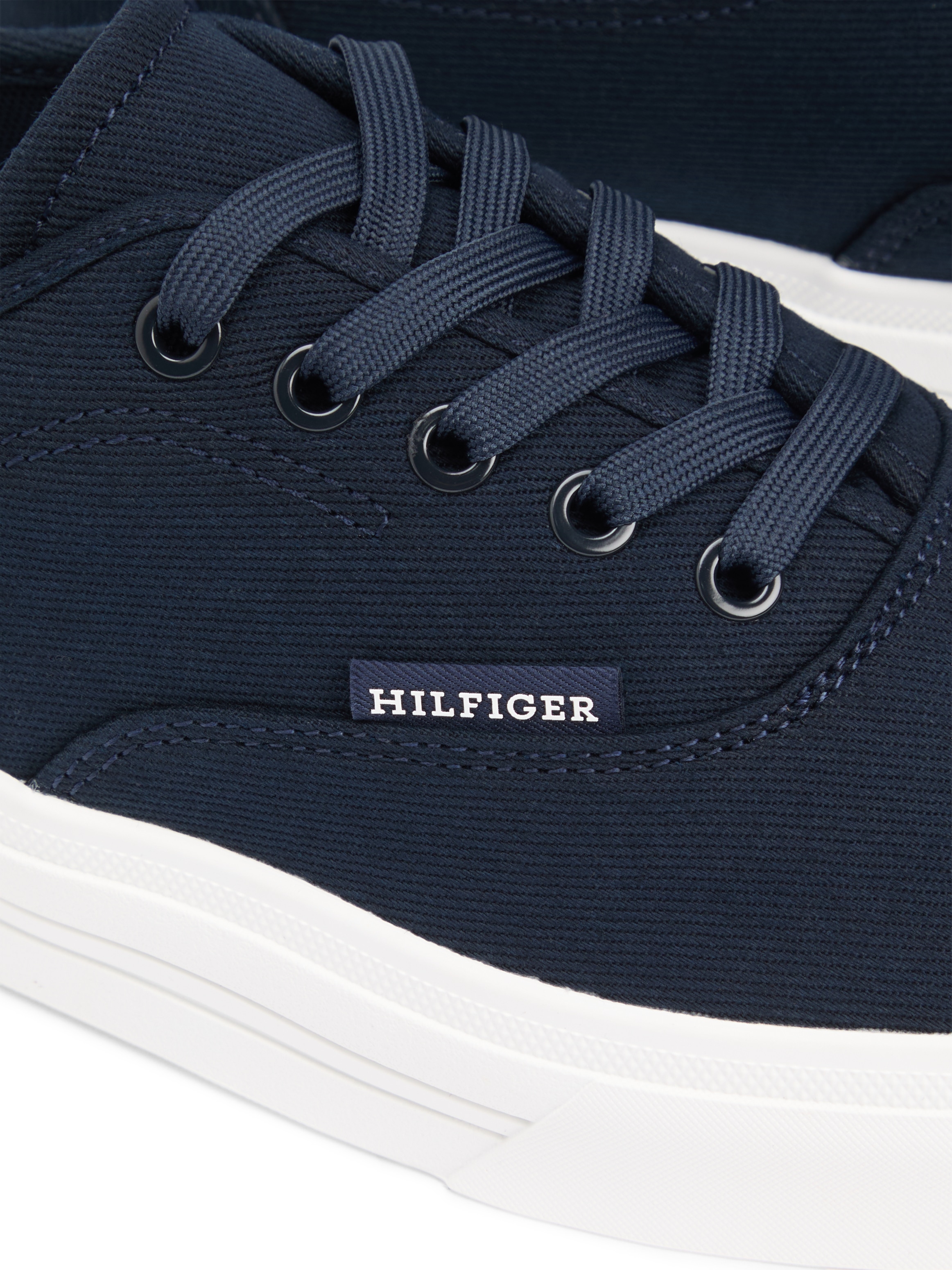 Tommy Hilfiger Sneaker »TH VULC CUP CVS«  Freizeitschuh, Halbschuh, Schnürschuh mit Kontrastbesatz an der Ferse