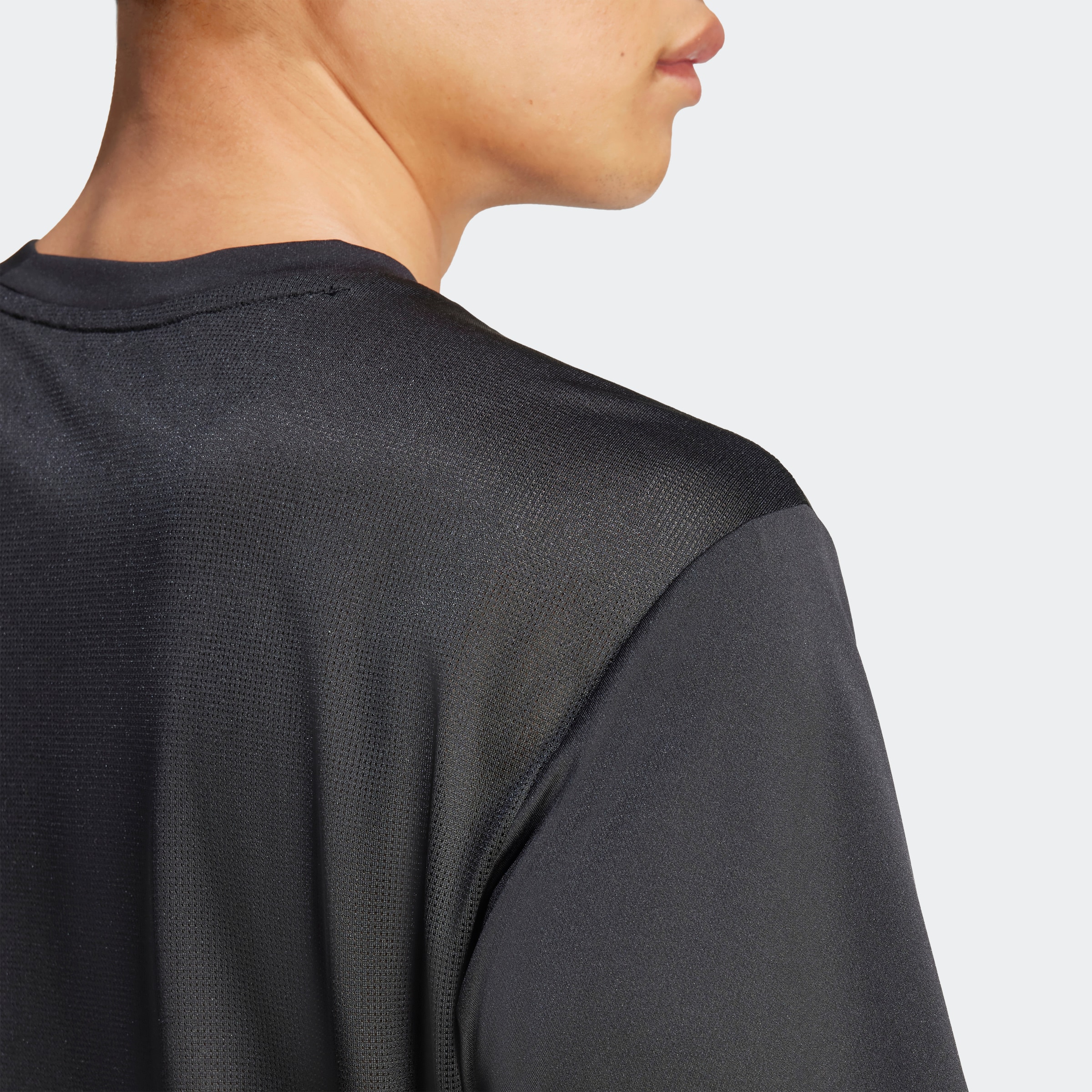 adidas Performance T-Shirt »TECH APP GF TEE« leichtes Obermaterial aus Polyester, mit luftigem Mesh