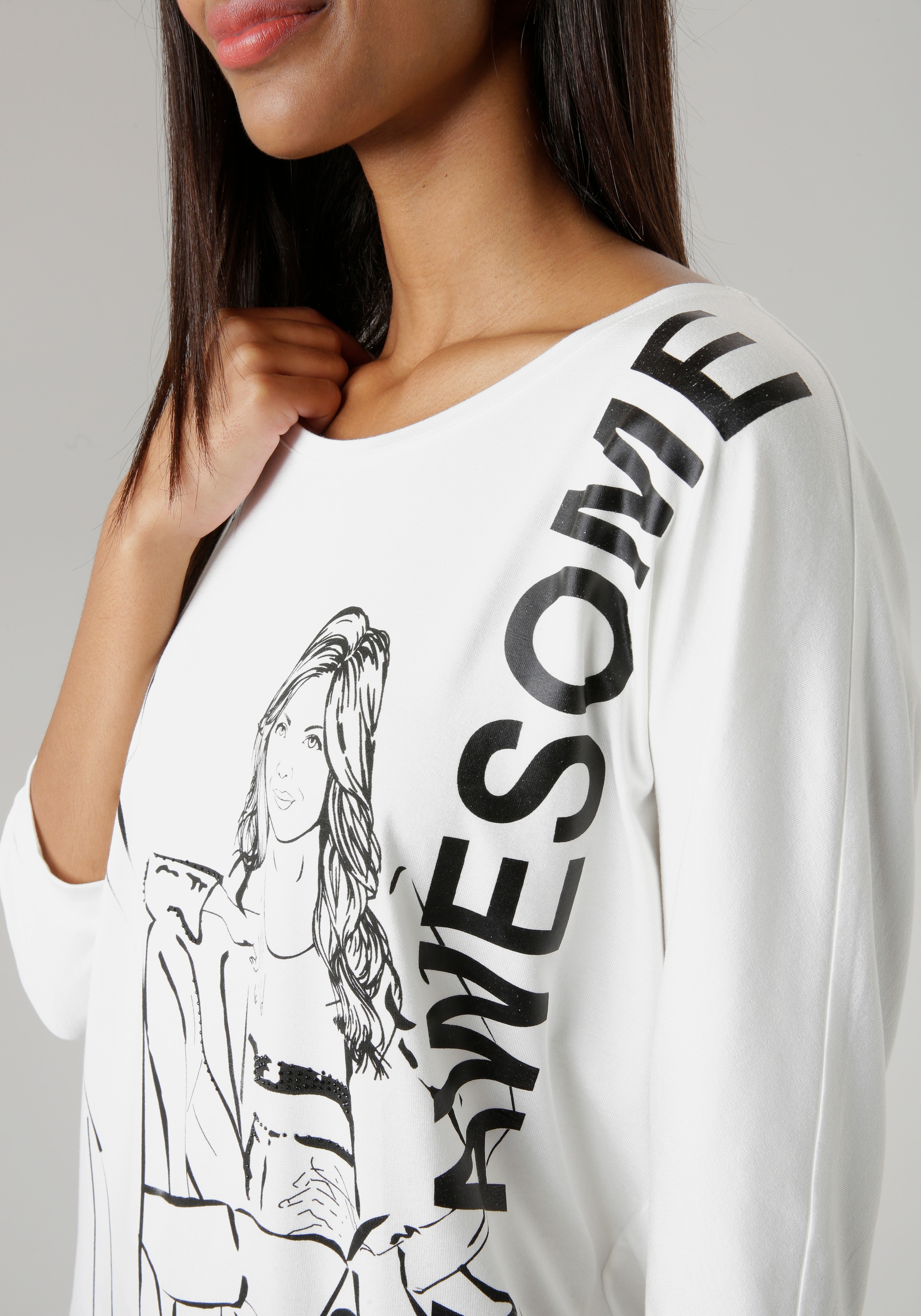 Aniston SELECTED Fledermausshirt, mit Glitzersteinen verzierter  Mädchenprint - NEUE KOLLEKTION bestellen online bei OTTO
