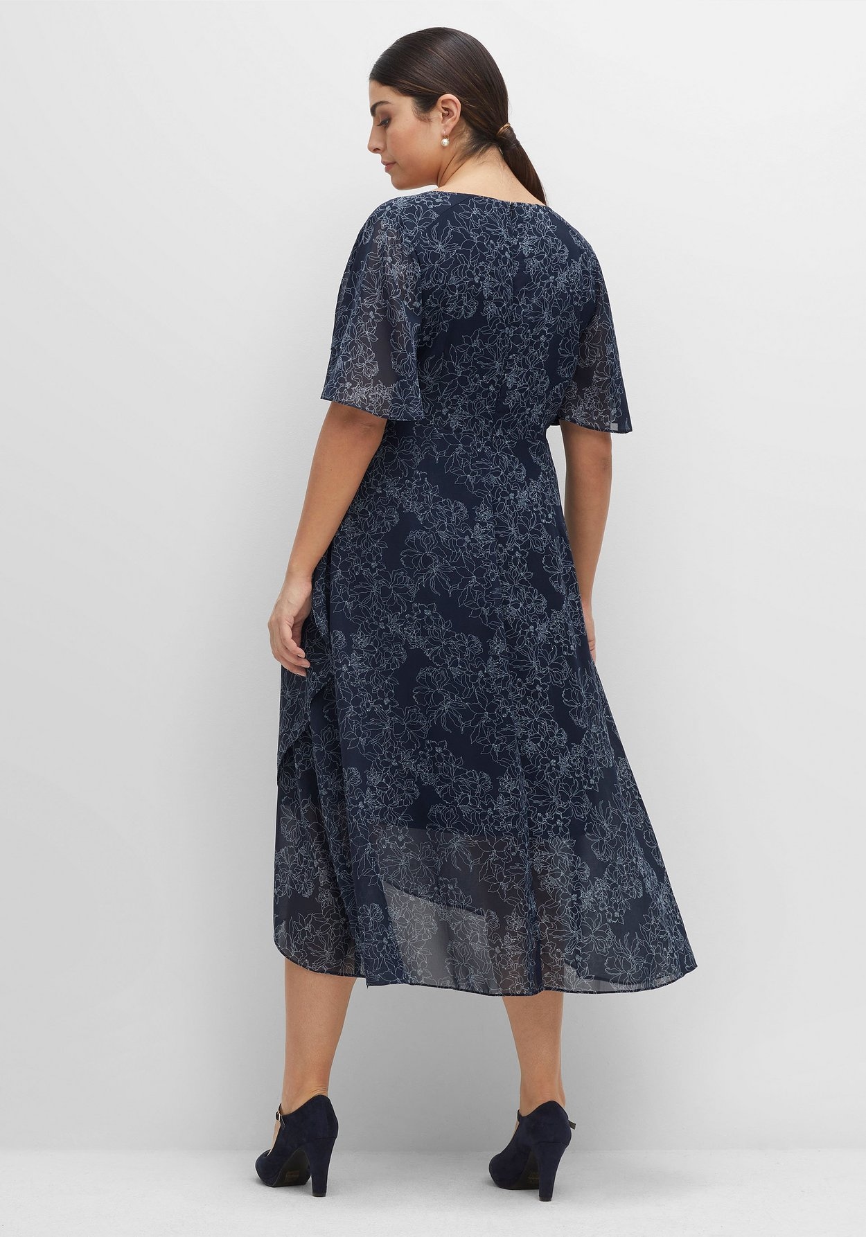 Sheego Chiffonkleid »Chiffonkleid in Wickeloptik, blickdicht gefüttert«