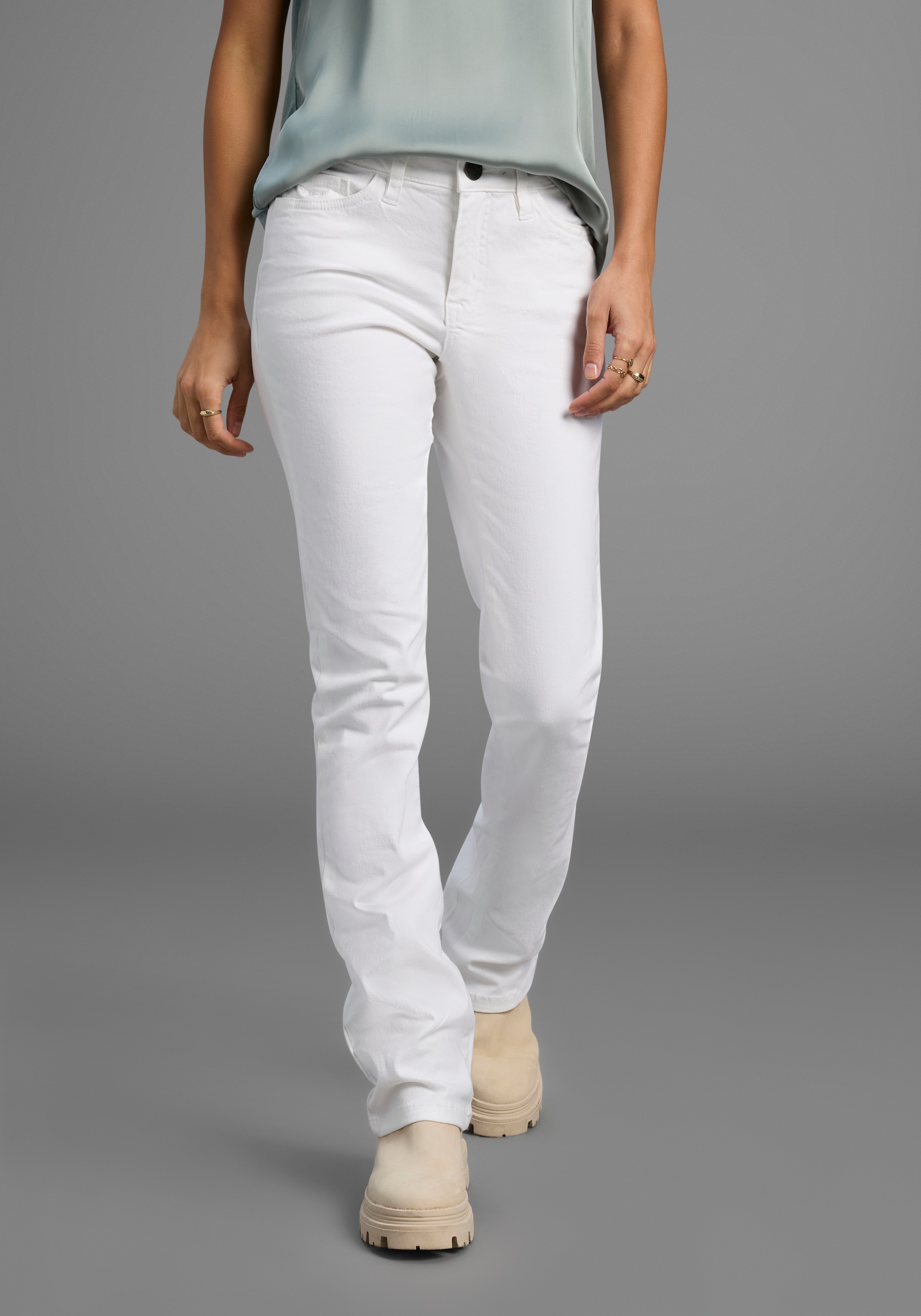 Arizona Damen Bootcut-Jeans »Baby-Boot« normale Leibhöhe in weiß, Größe 38