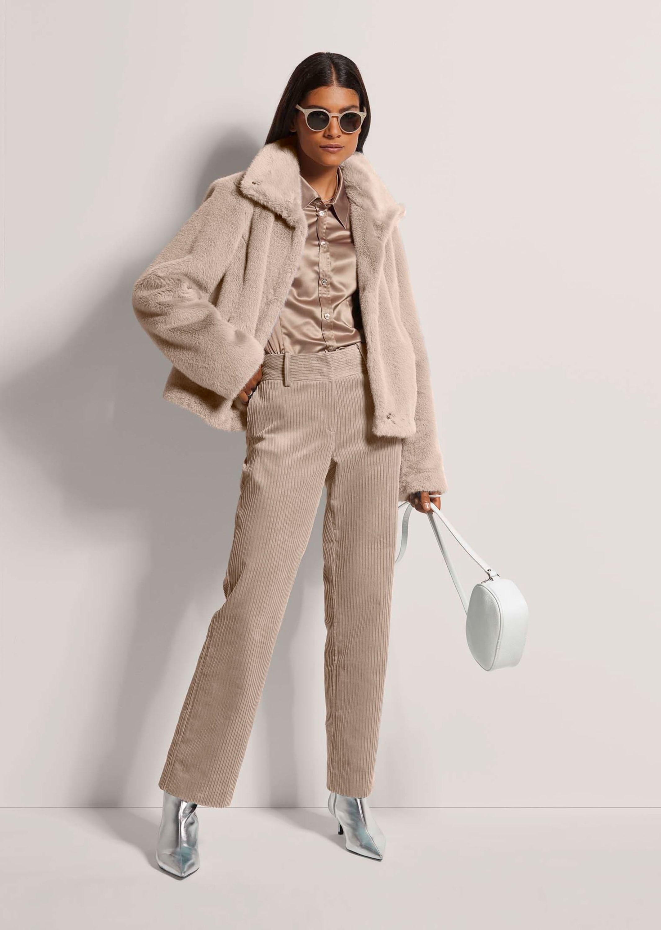 MADELEINE Kurzjacke »Jacke Webpelz-Kurzjacke mit Stehkragen« Stehkragen