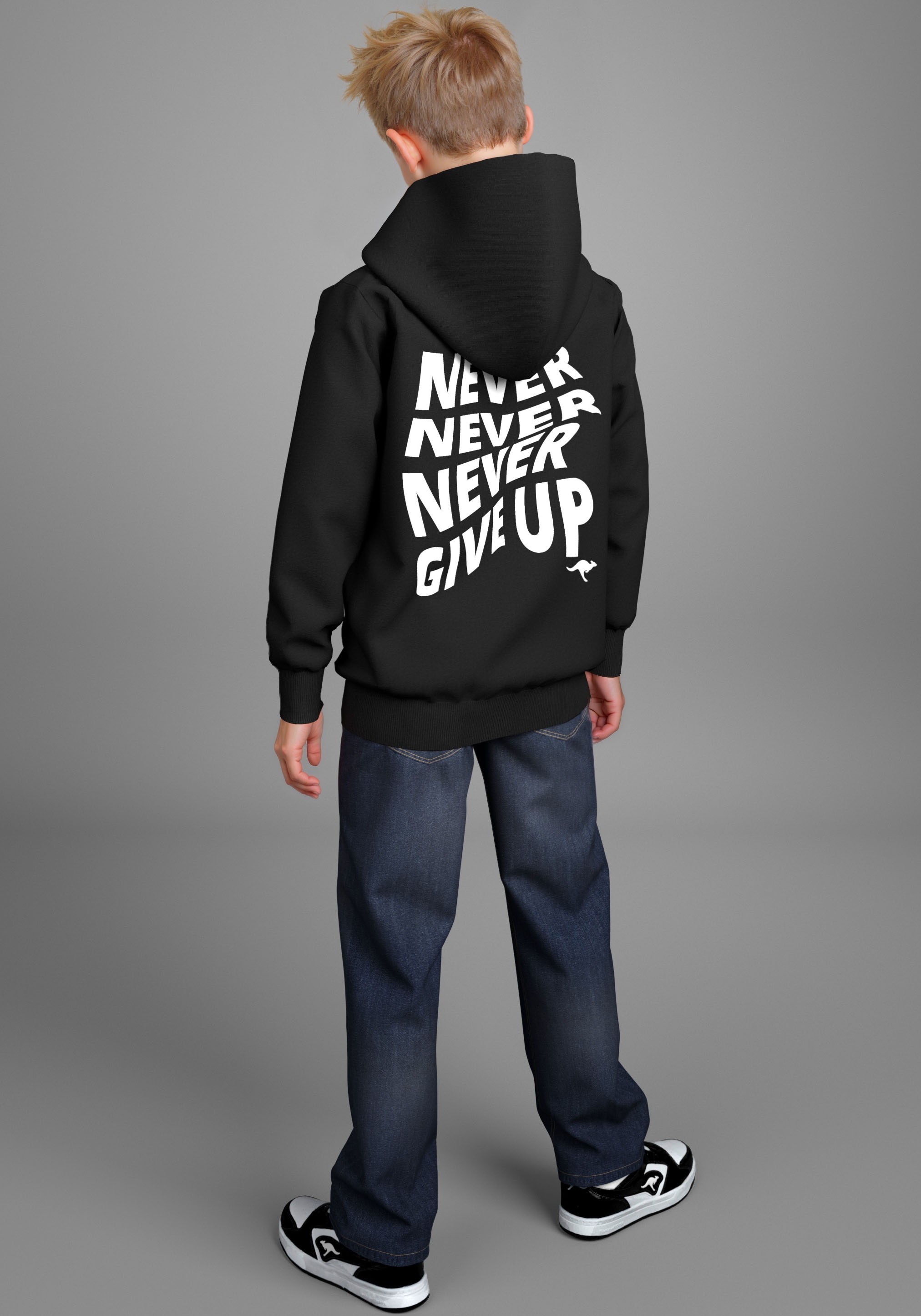 KangaROOS Kapuzensweatshirt »Spruch: NEVER GIVE UP«, Sweatshirt mit großem Rückendruck