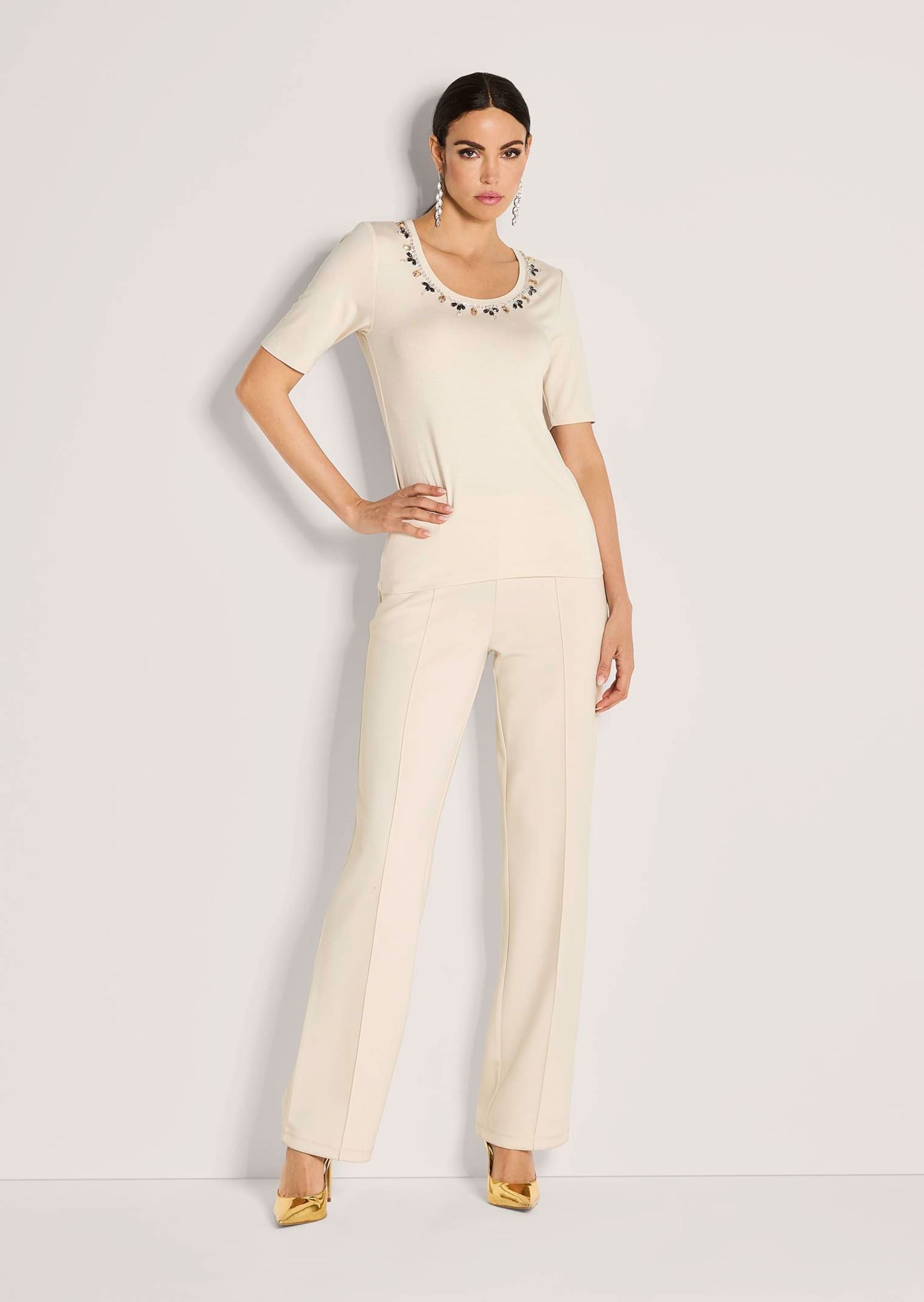 MADELEINE Kurzarmshirt »Shirt Elegantes Oberteil mit Schmucksteinen«