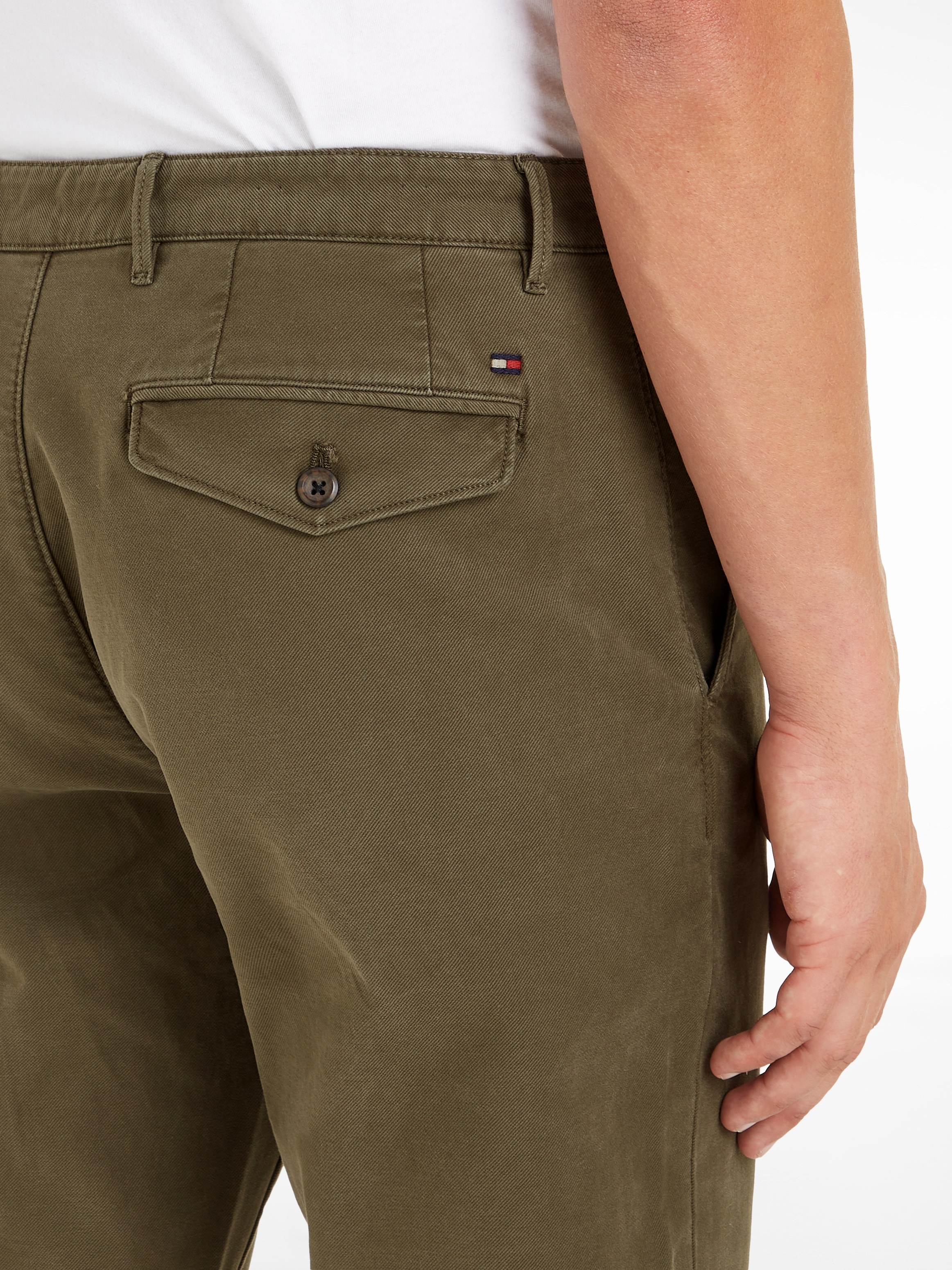 Tommy Hilfiger Chinohose »CHINO CHELSEA GABARDINE GMD«, mit Logostickerei auf der Hintertasche