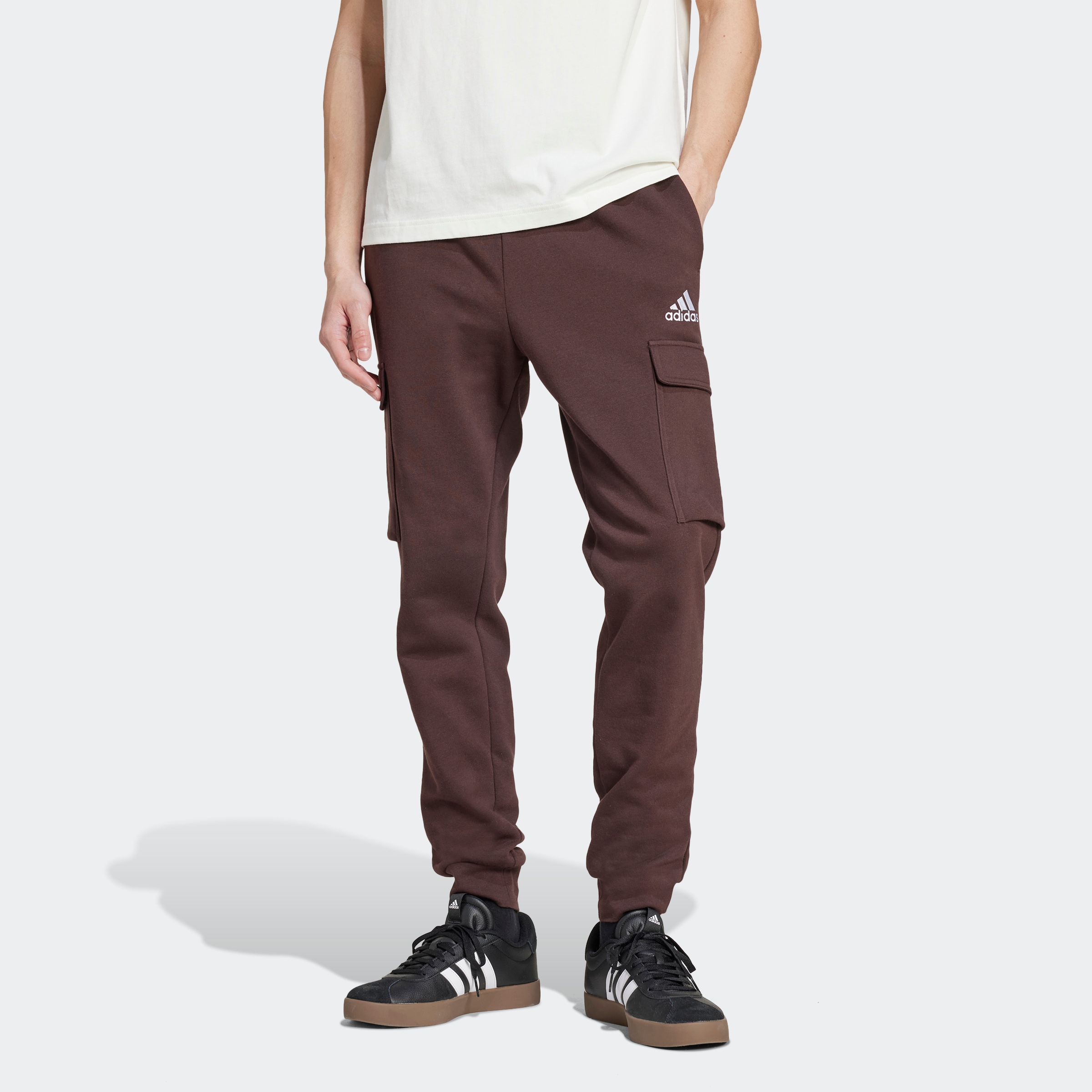 adidas Sportswear Sporthose »M FELCZY C PANT«, (1 tlg.), Jogginghose Cargo aus weichem Fleece-Material