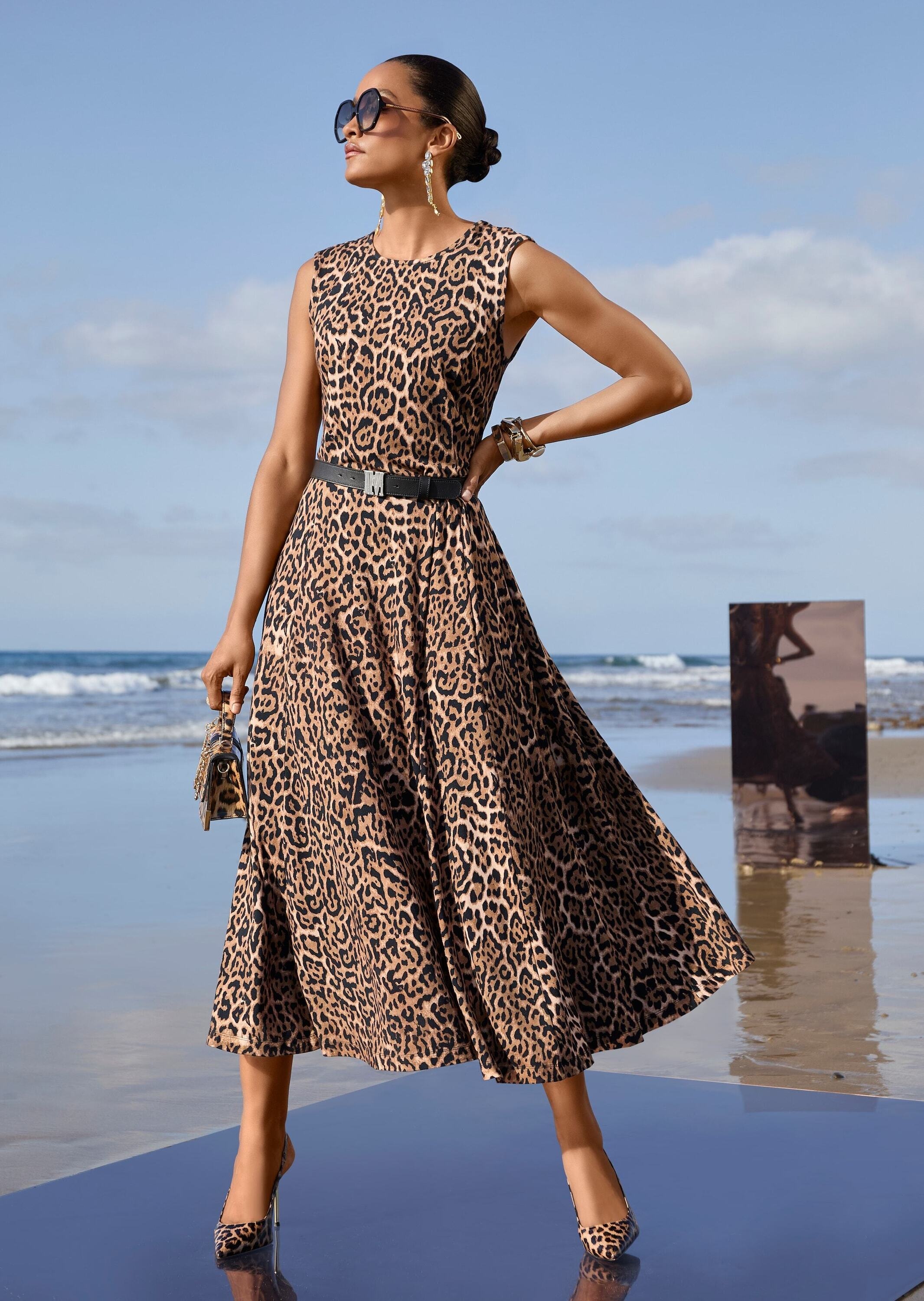 MADELEINE Midikleid »Maxikleid Sommerkleid mit Animalprint« Taillennaht