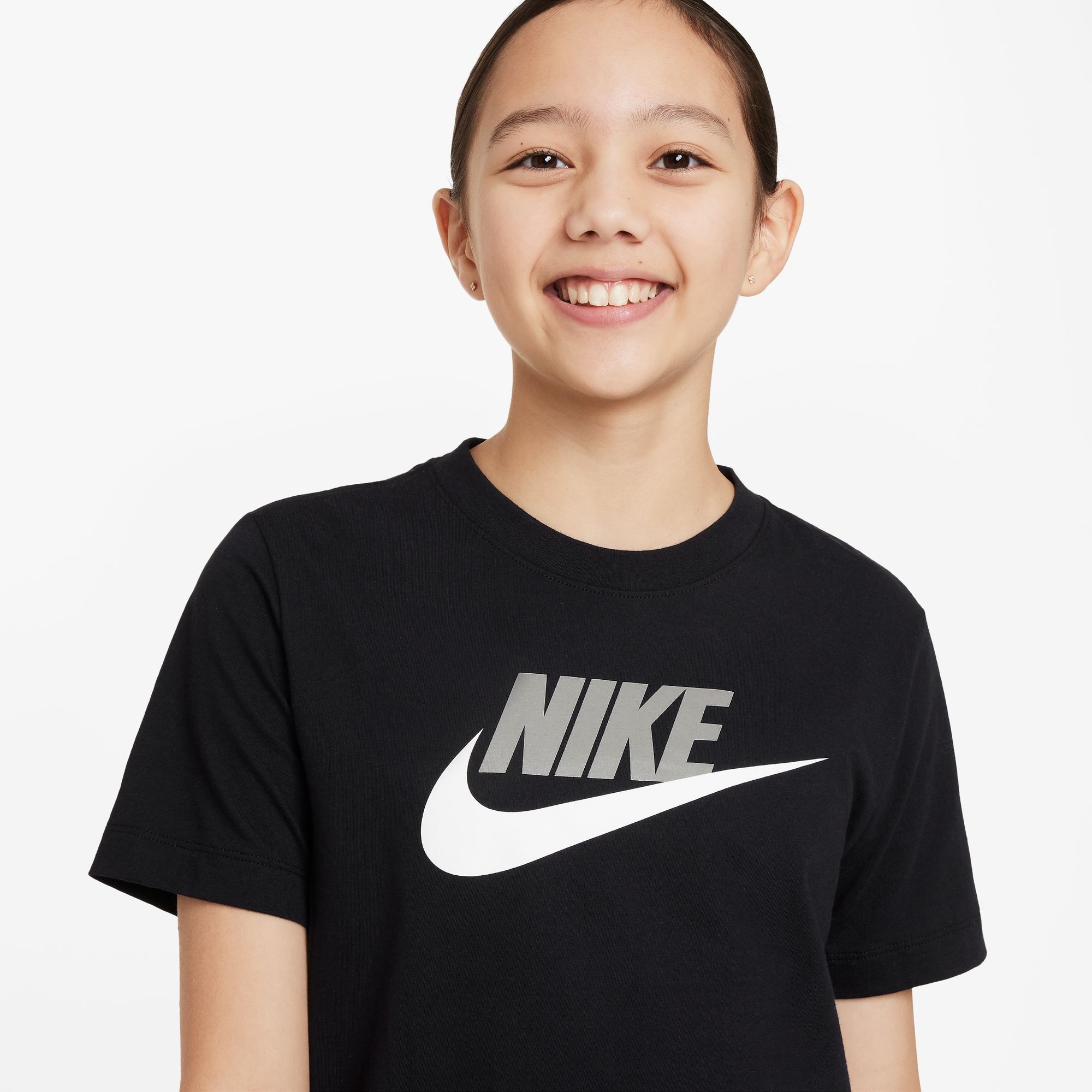 Nike Sportswear T-Shirt »K NSW TEE FUTURA HBR« für Jugendliche, sportlicher Stil, Kurzarm, Rundhalsausschnitt