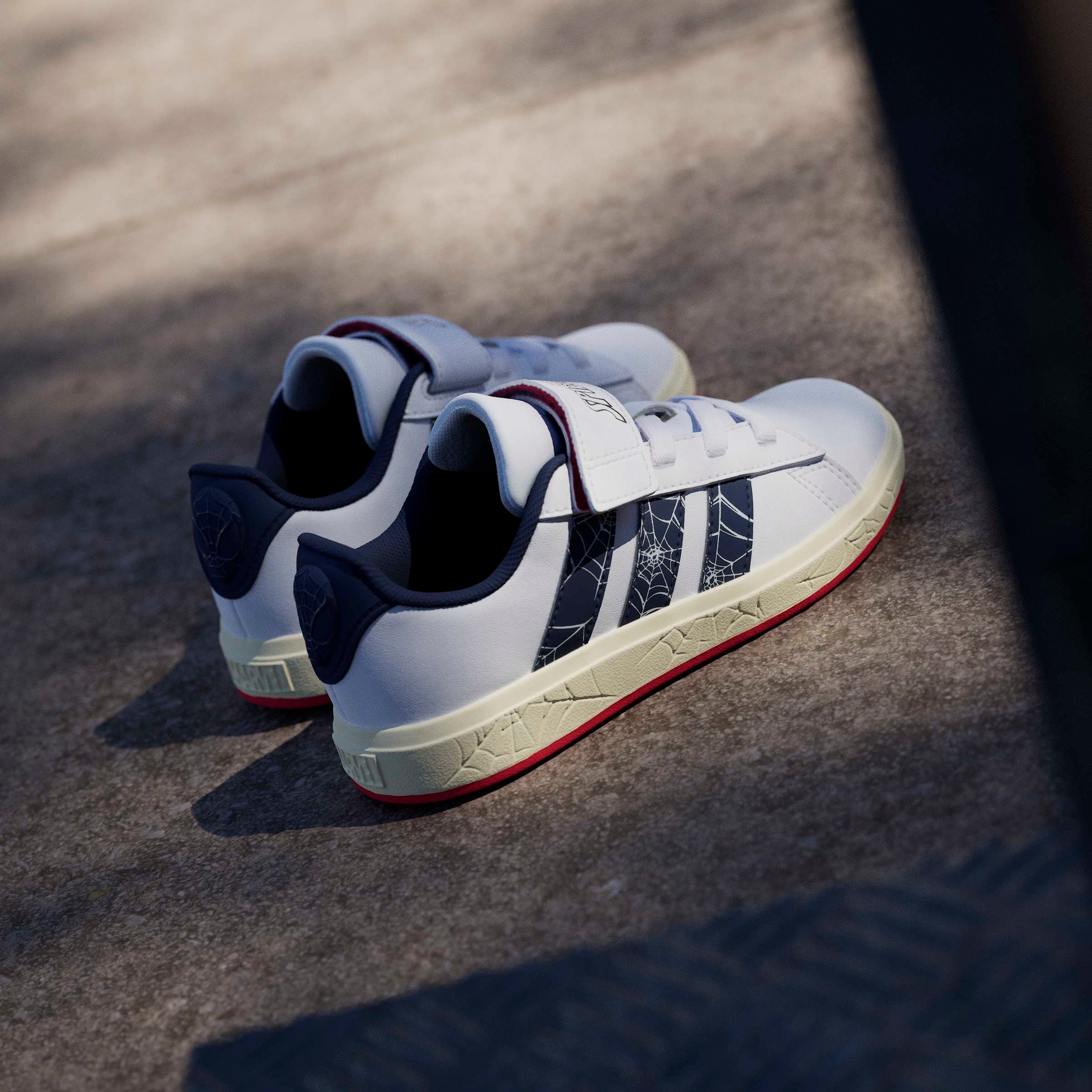 adidas Sportswear Sneaker »ADIDAS MARVEL SPIDER-MAN GRAND COURT KIDS«  für Kinder & Jugendliche