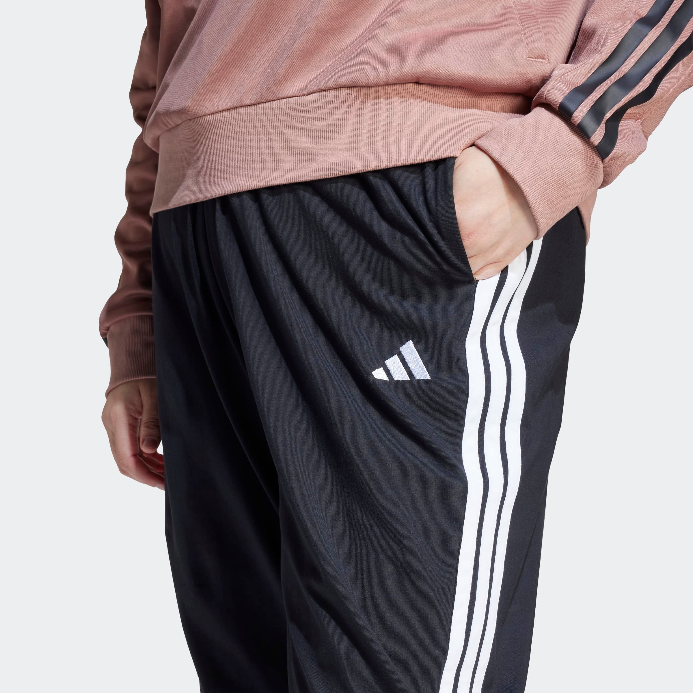 adidas Sportswear Sporthose »ESSENTIALS 3-STREIFEN JOGGER- (GROSSE GRÖSSEN)«
