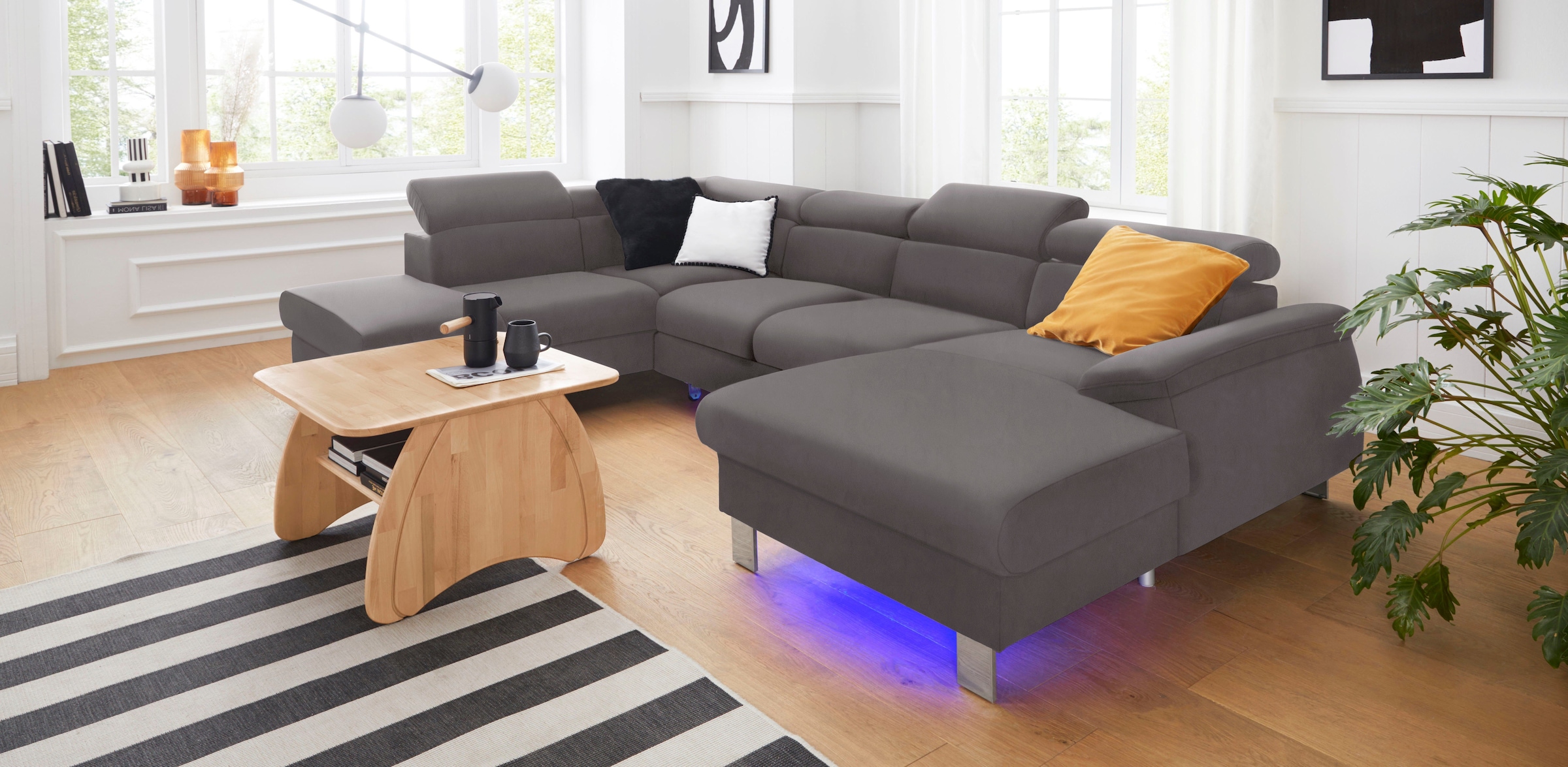 COTTA Polstergarnitur »Komaris U-Form, B: 320 bzw. 100 cm (Set: Wohnlandschaft & Hocker)« Set,  mit Kopfteilverstellung, optional Bettfunktion, Bettkasten & Licht