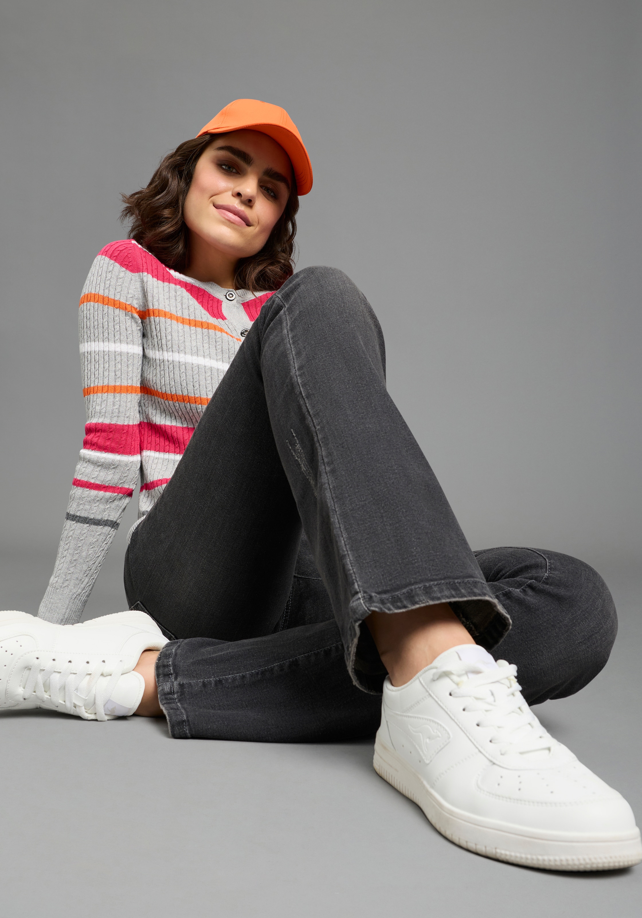 KangaROOS 5-Pocket-Jeans ausgestellte Beinform,  Used-Waschung,  normale Leibhöhe