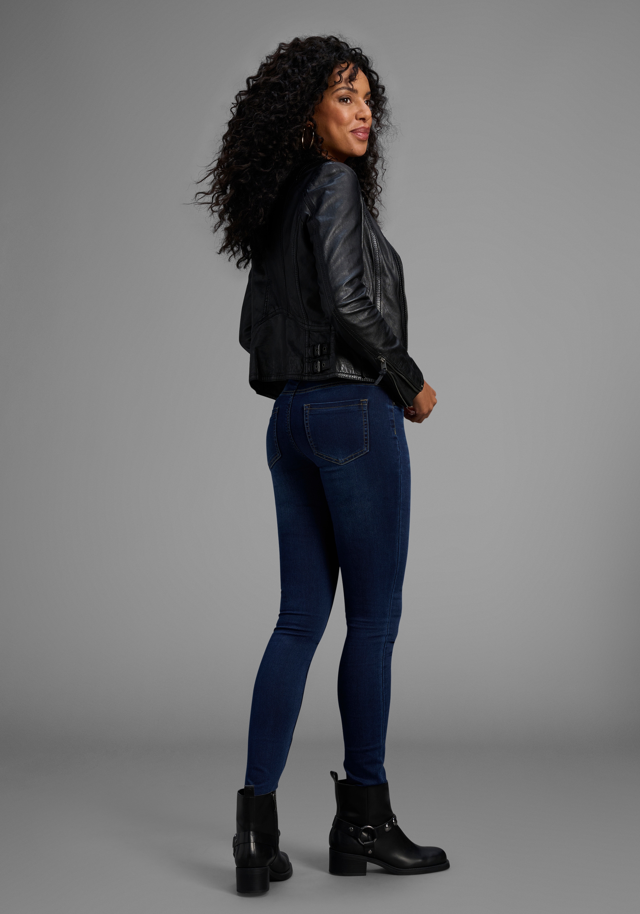 Arizona Skinny-fit-Jeans »Ultra Stretch«, skinny-fit, mit Used-Look-Crinkles, niedrige Leibhöhe