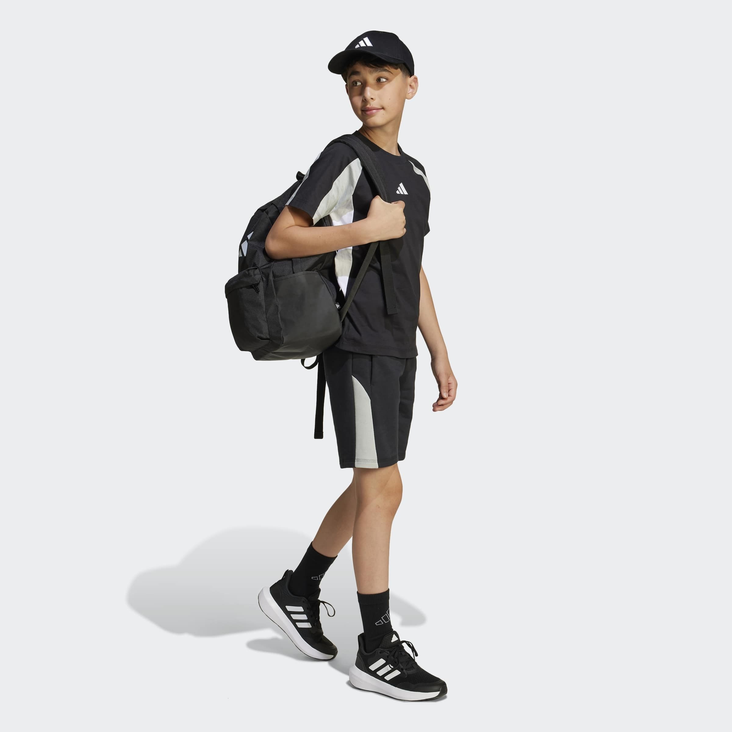 adidas Sportswear T-Shirt »SEASONAL ESSENTIALS COLORBLOCK KIDS«