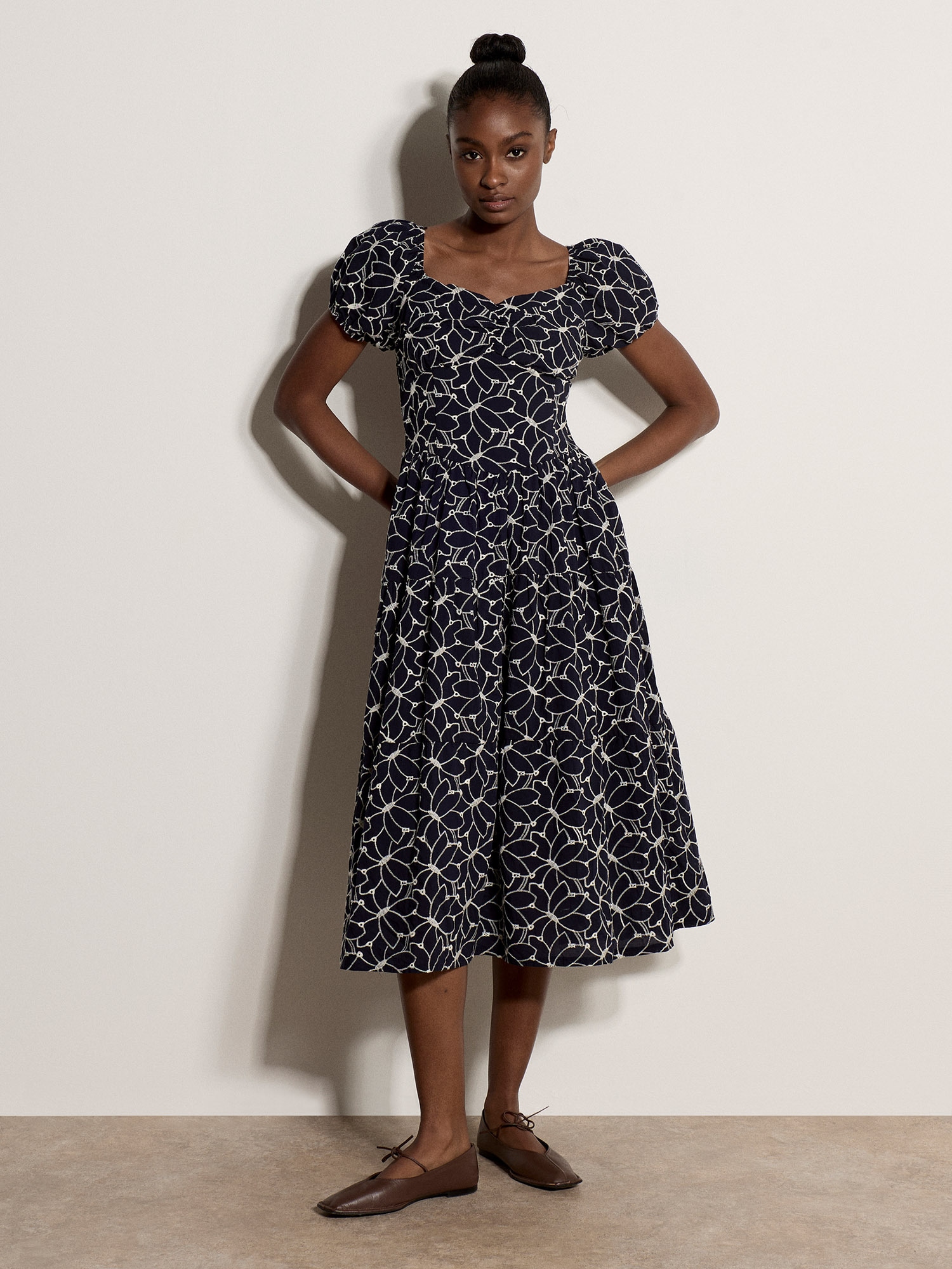 Apricot Midikleid »Midikleid« Stickerei