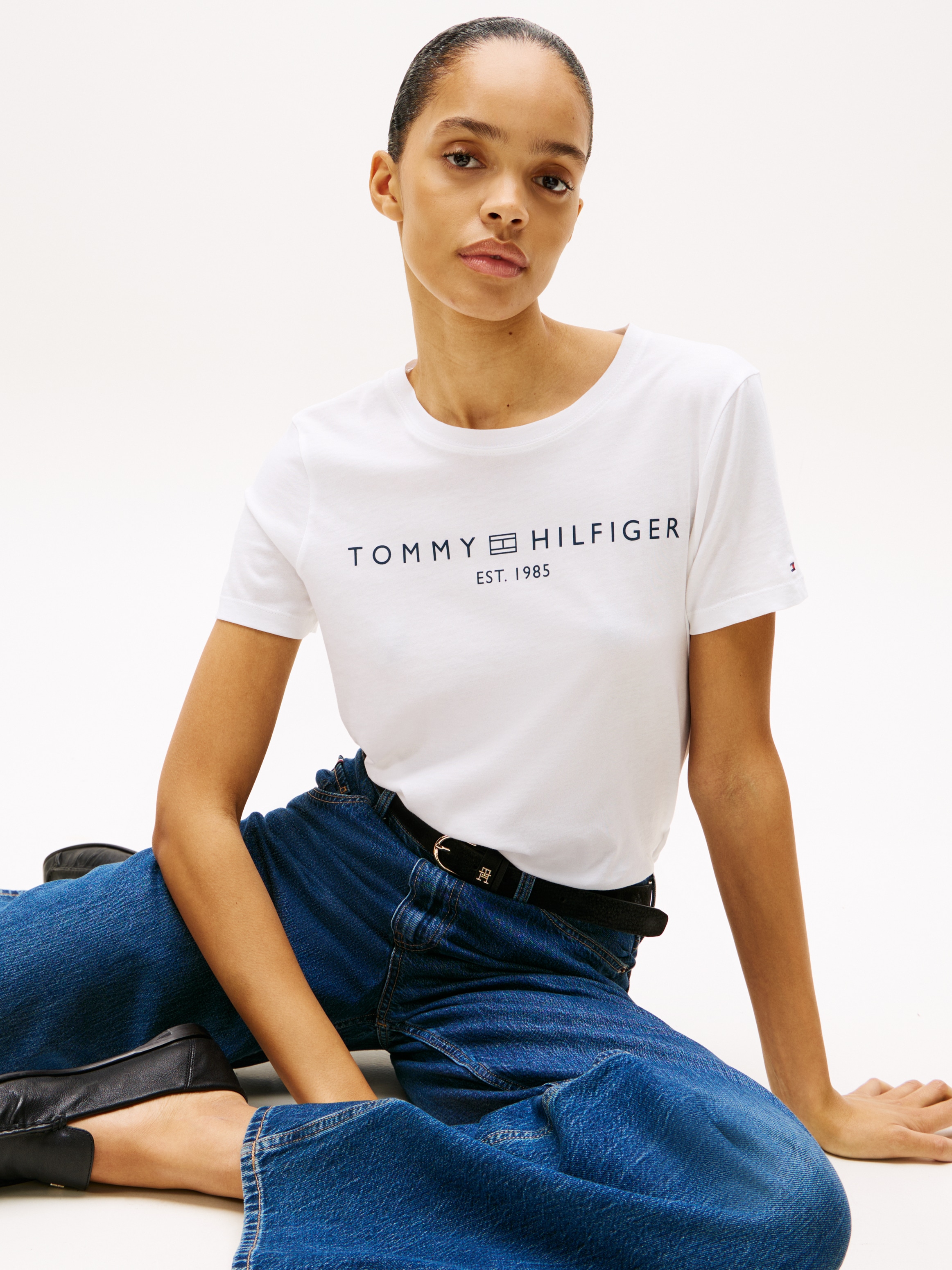 Tommy Hilfiger T-Shirt »REG CORP LOGO C-NK mit Logoschriftzug und Stickerei«, meliert, casual, regular fit, Baumwolle, Rundhals