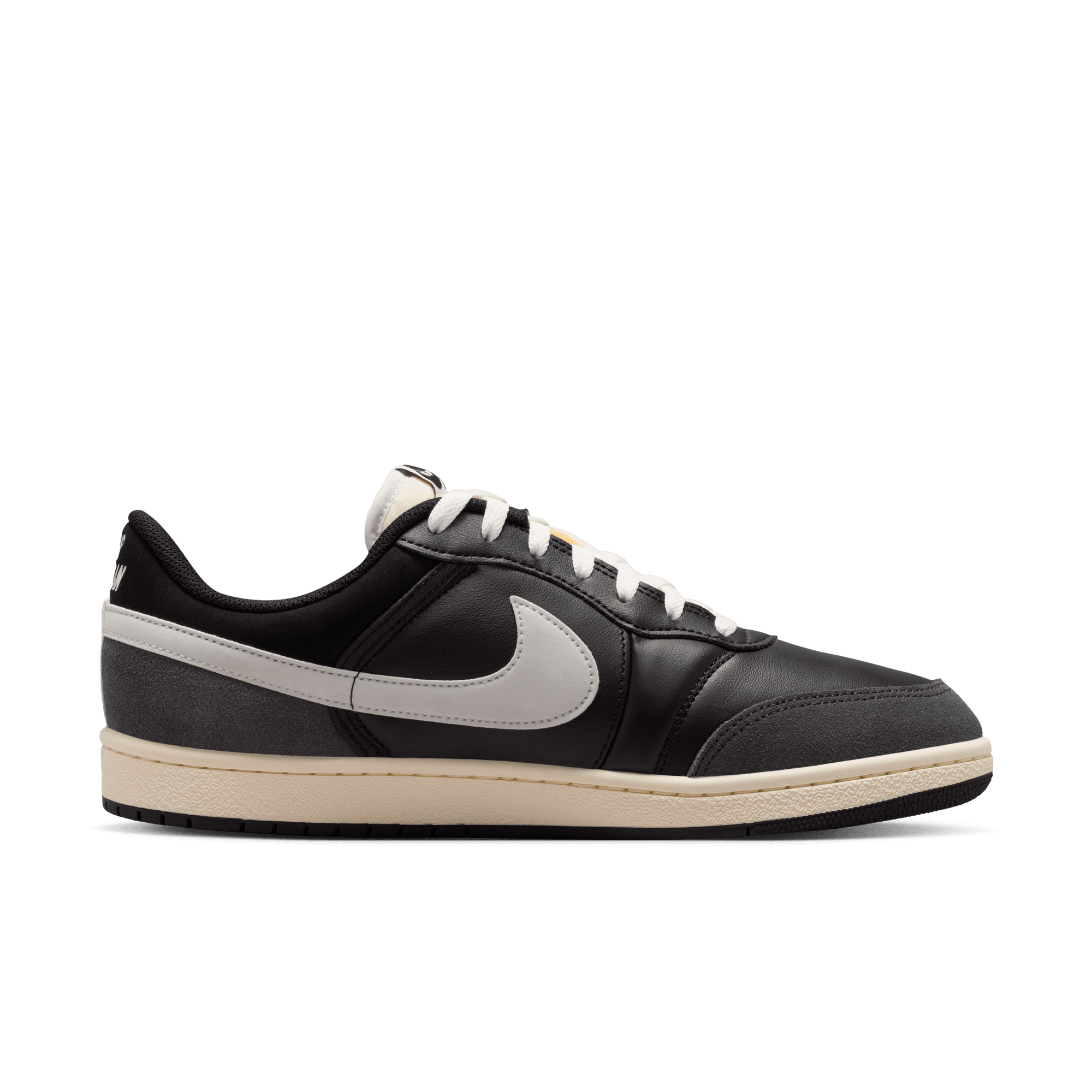 Jordan Sneaker »AIR JORDAN SKYLINE LOW LE«  inspiriert vom Design des Nike Air Jordan 1