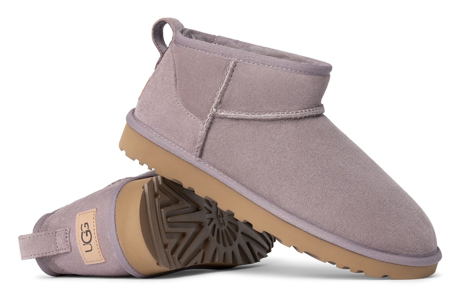 UGG Schlupfboots »Classic Ultra Mini«, Bequemschuh, Freizeitschuh mit Logopatch