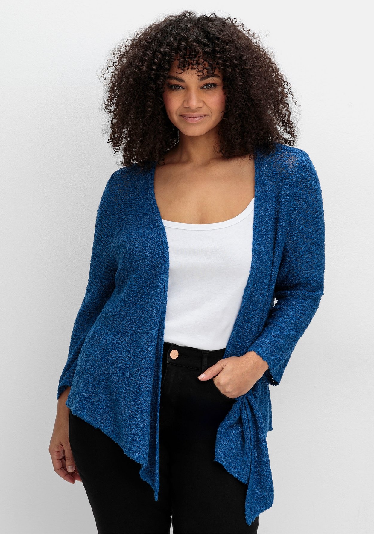 Sheego Strickjacke »Strickjacke im Häkel-Look, mit zipfeligem Saum«
