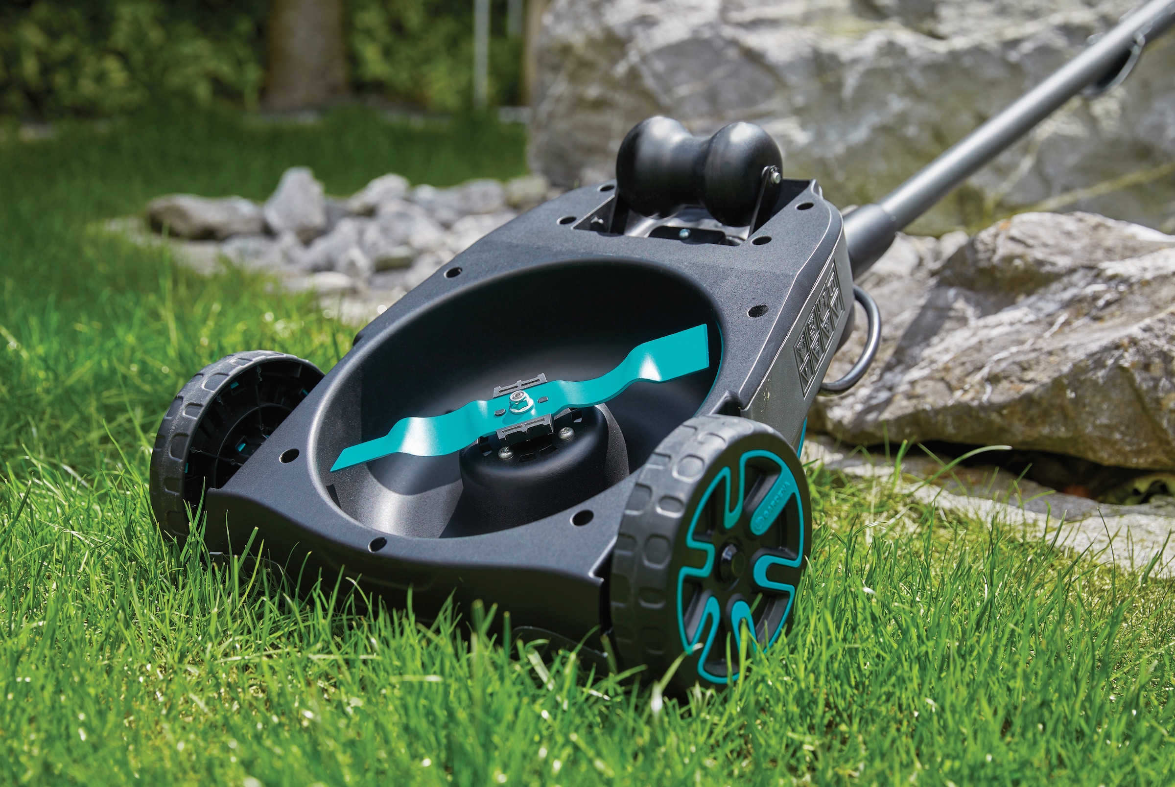 GARDENA Akkurasenmäher »HandyMower 22/18V P4A Ready-To-Use«, (Set), 22/18V P4A Ready-To-Use Set, inkl. Akku und Ladegerät