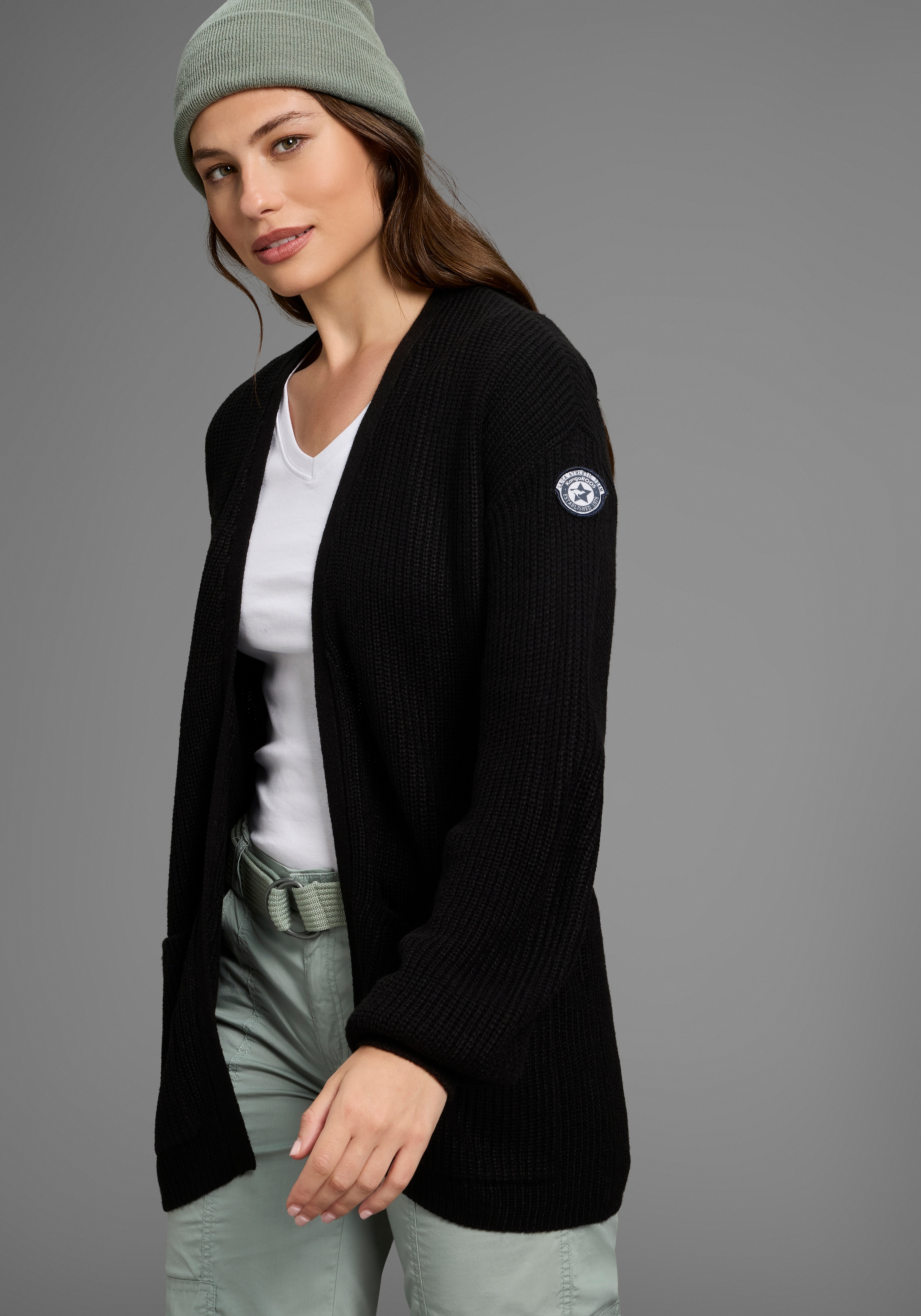 KangaROOS Strickjacke, aus kuscheligem Strick