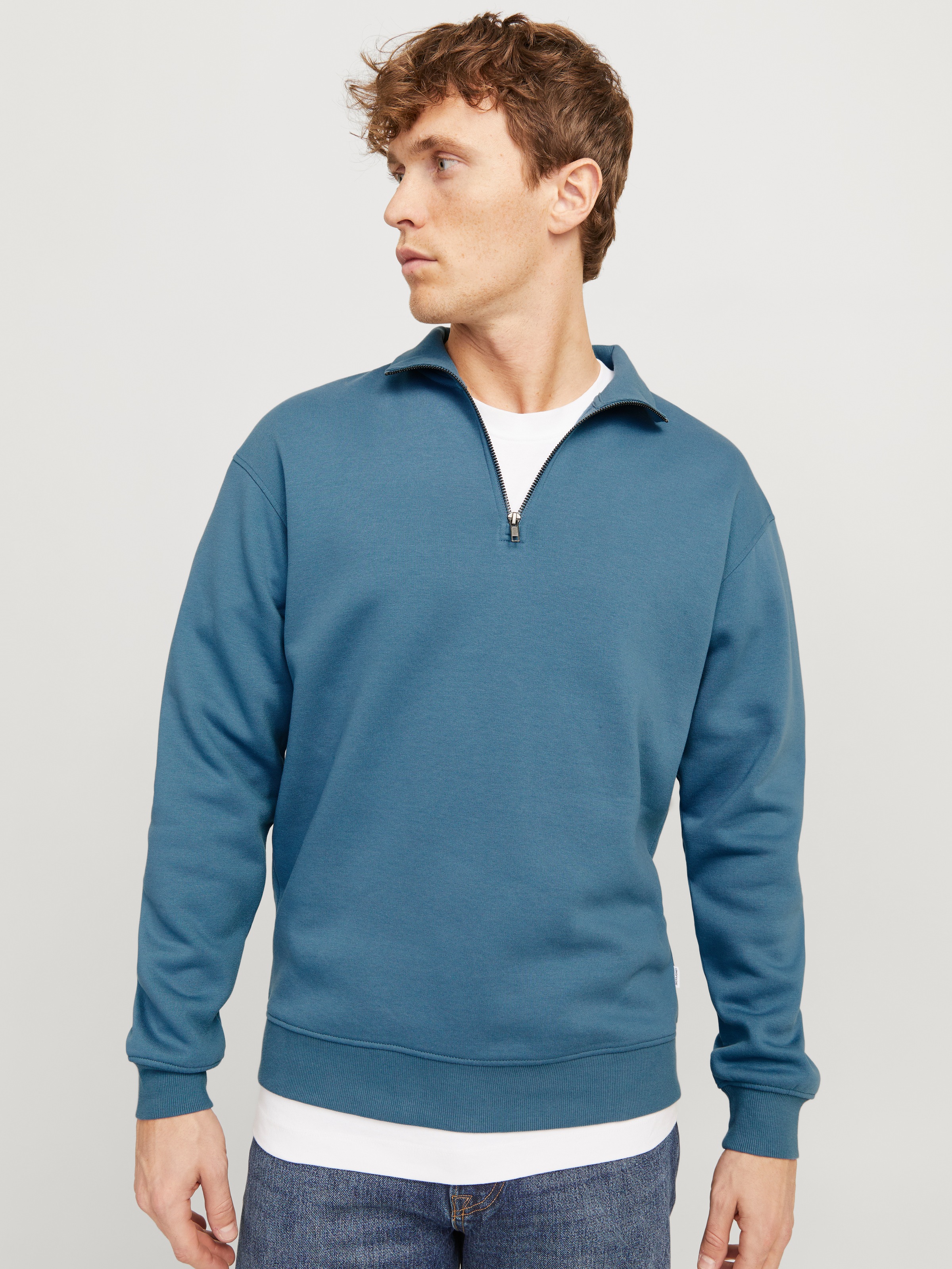 Jack & Jones Sweatshirt »JJEBRADLEY SWEAT HALF ZIP NOOS«, mit Troyer Kragen