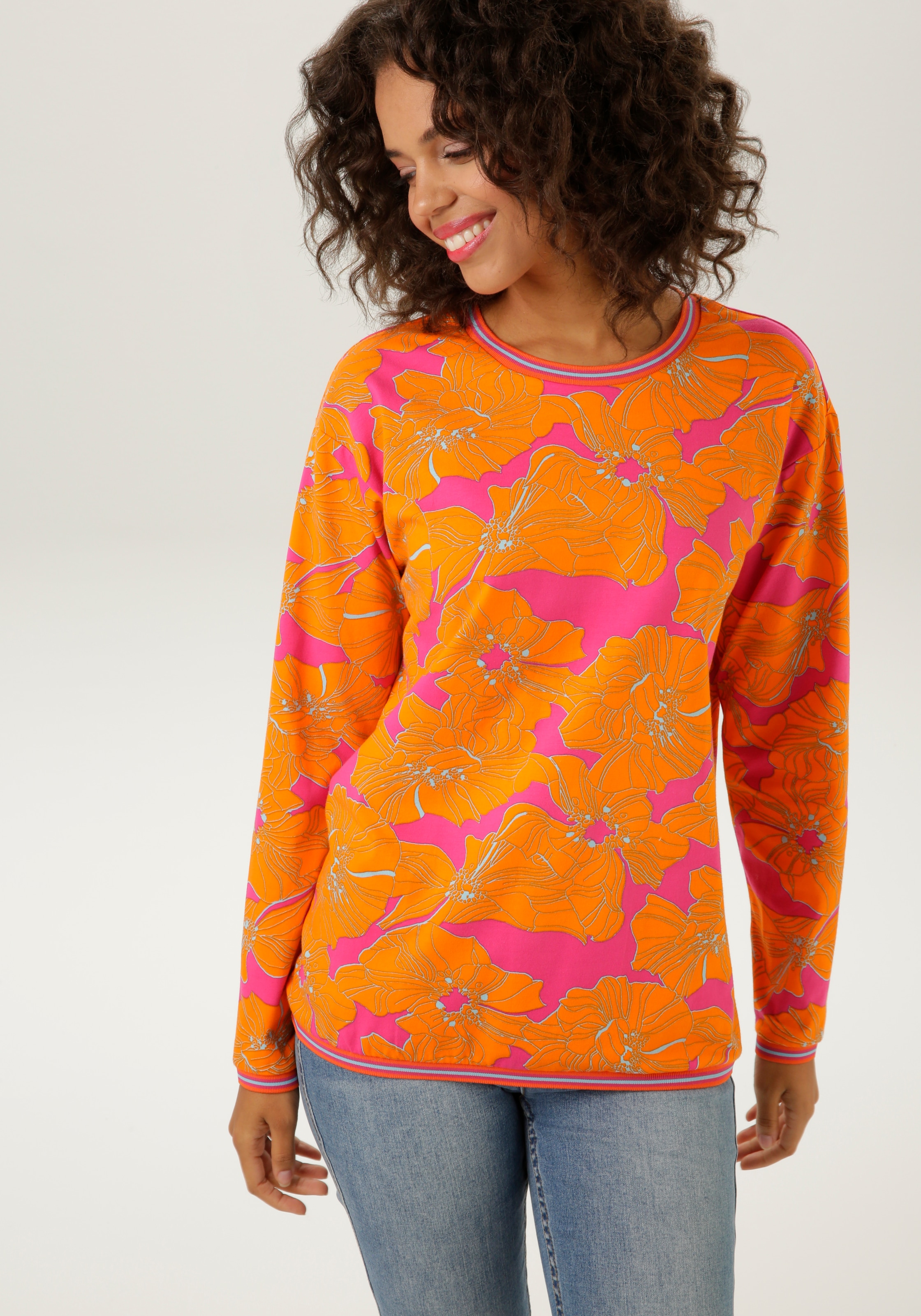 Sweatshirt, mit großflächigen Blüten bedruckt - NEUE KOLLEKTION