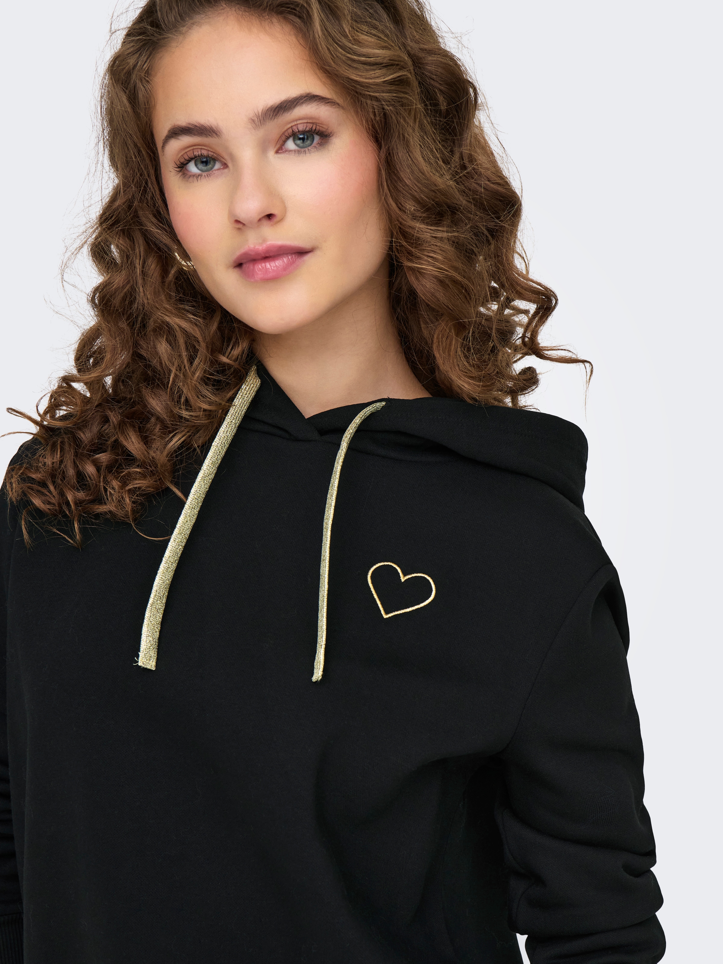 ONLY Kapuzensweatshirt »ONLNOLI L/S HEART HOOD SWT NOOS«, Baumwollmischung, regular fit
