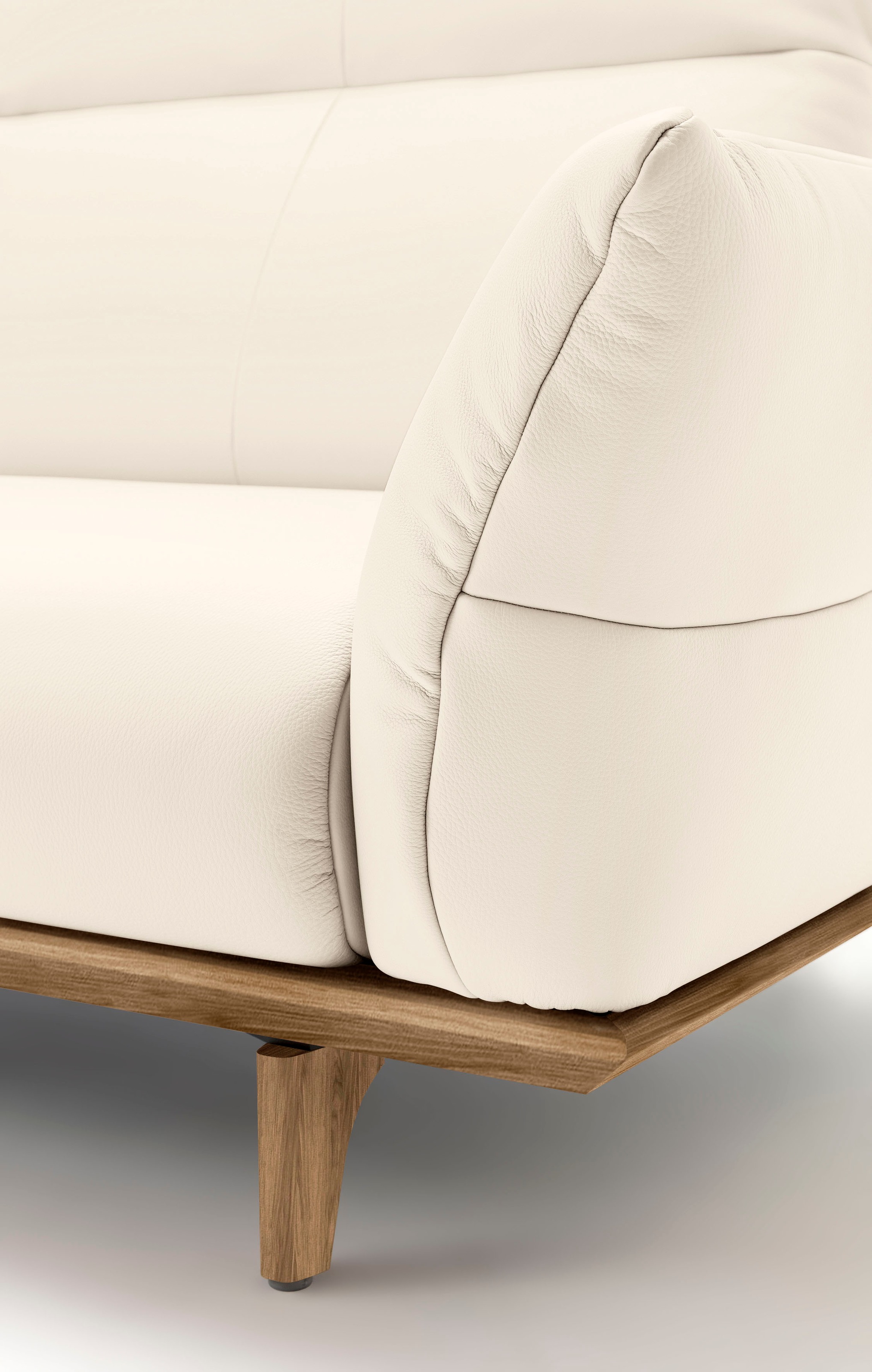 Creation BY ROLF BENZ 3,5-Sitzer »CR.460«, Sockel und Füße in Nussbaum, Breite 228 cm
