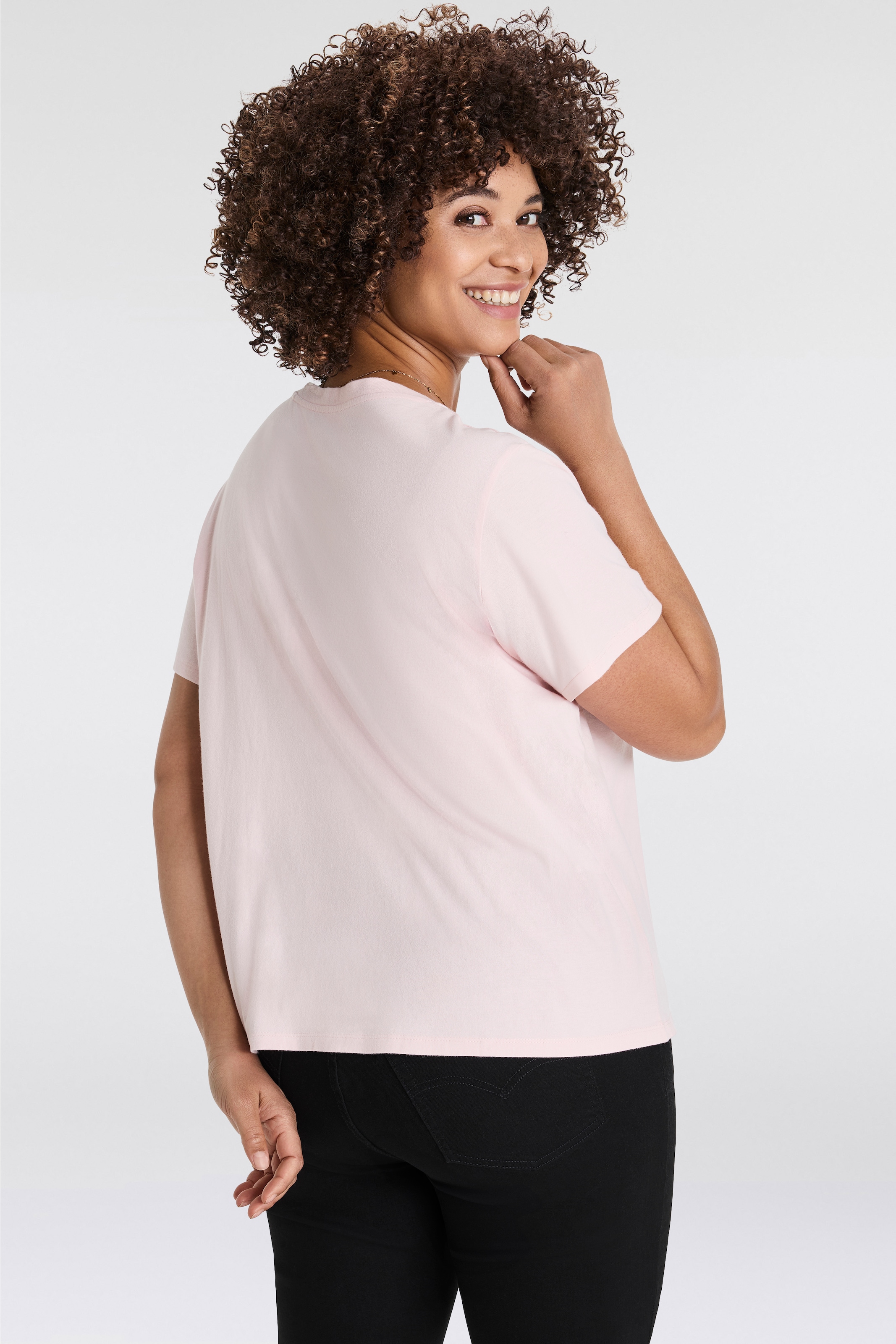 Levi's® Plus T-Shirt »PL THE PERFECT«, mit Logo-Stickerei