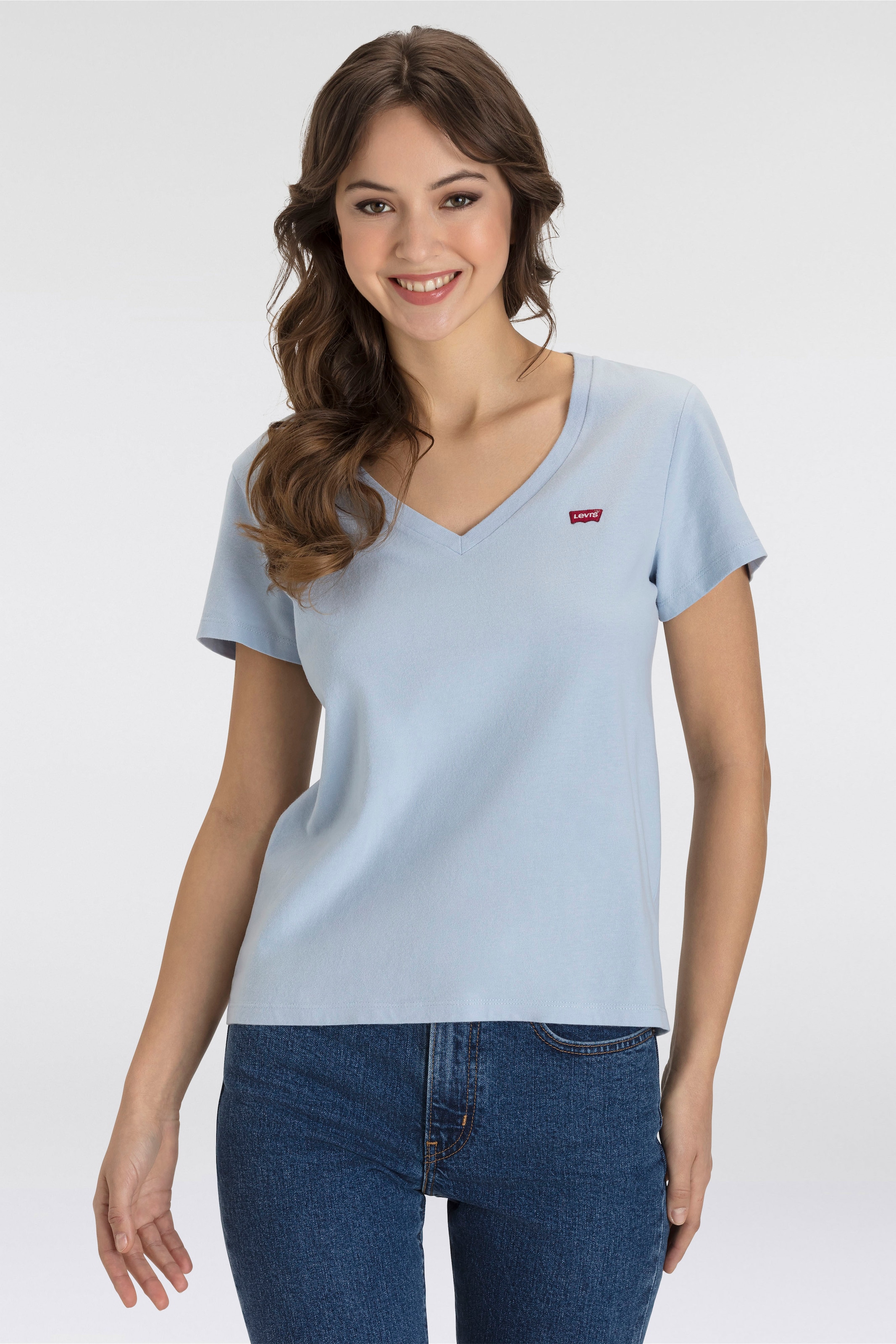 Levi's® V-Shirt »Perfect Tee«, mit kleinem Batwing- Logo