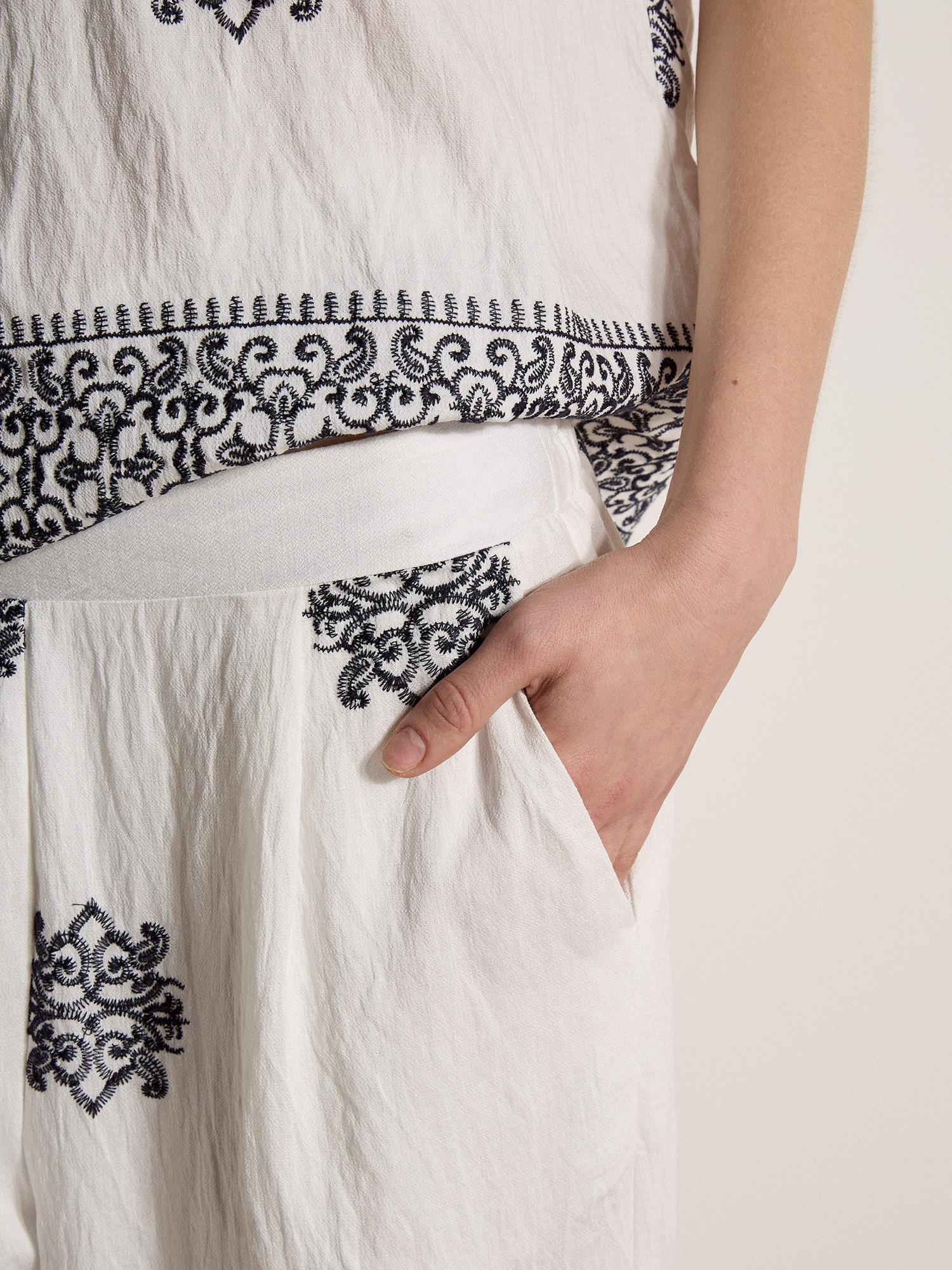 Apricot Palazzohose »Hose«  mit Stickerei