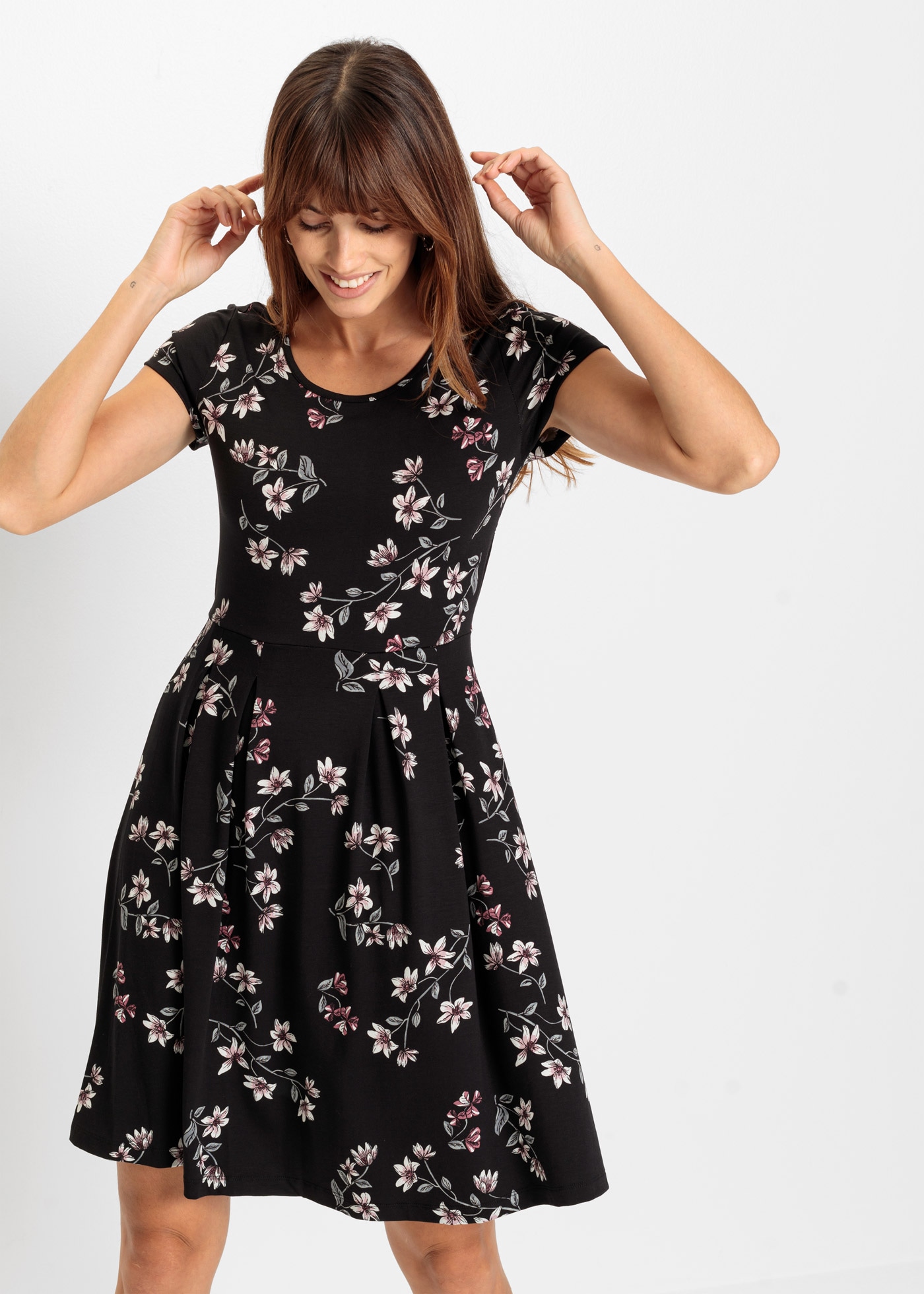 bonprix Jerseykleid »Jerseykleid aus Viskose-Mix« 1 tlg. für sommerliche Tage, aus Viskose-Mix, ausgestellte Passform