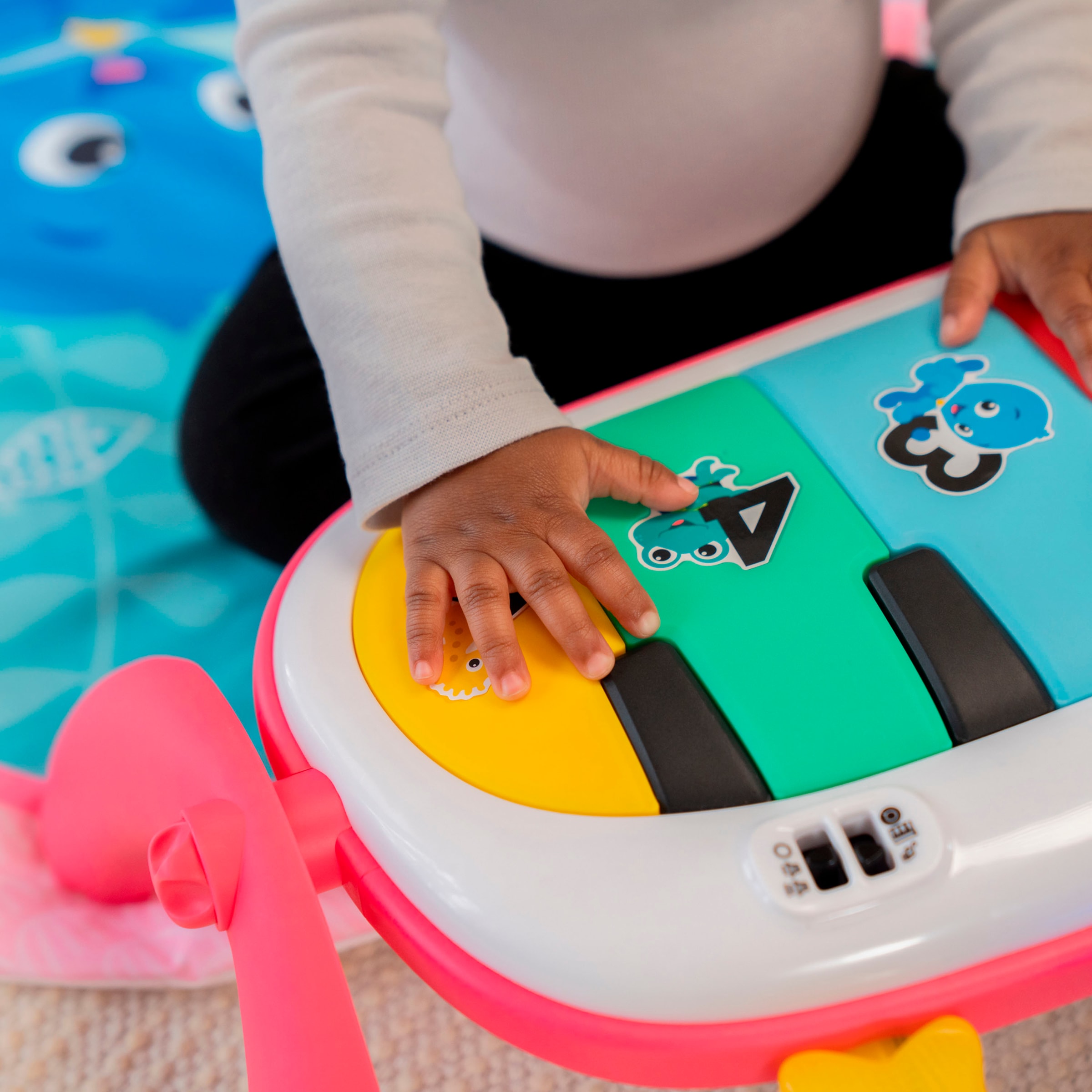 Baby Einstein Spielbogen »4-in-1 Kickin’ Tunes Jellyfish Jamboree Music & Language Discovery Gym« mit Soundeffekt