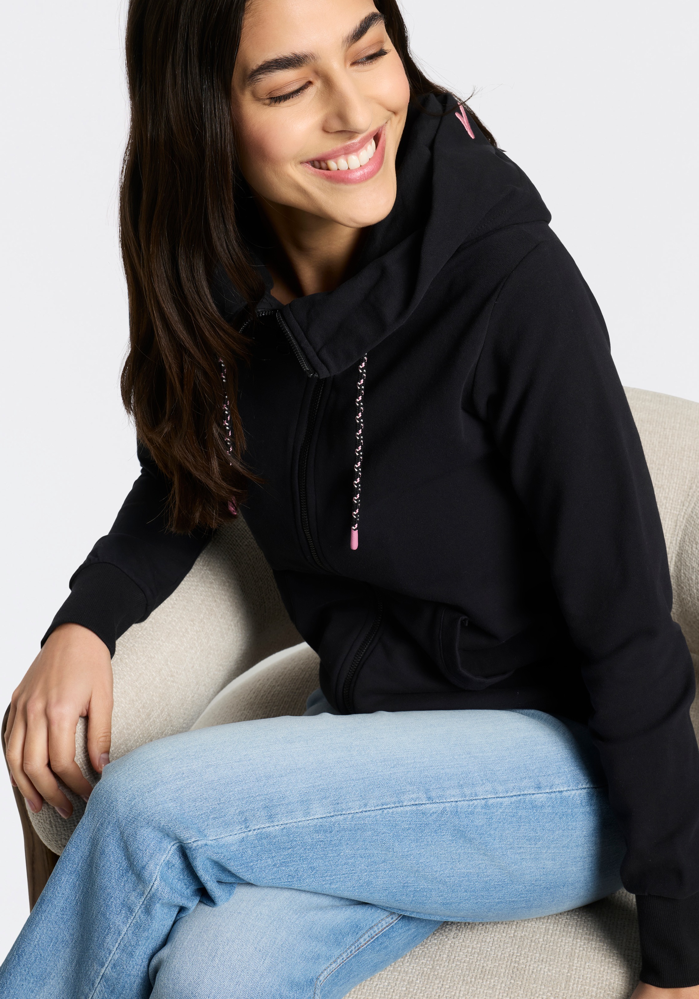 Ragwear Kapuzensweatjacke »NESKIA ZIP B O« mit hochgeschnittener Kapuze mit Kordel