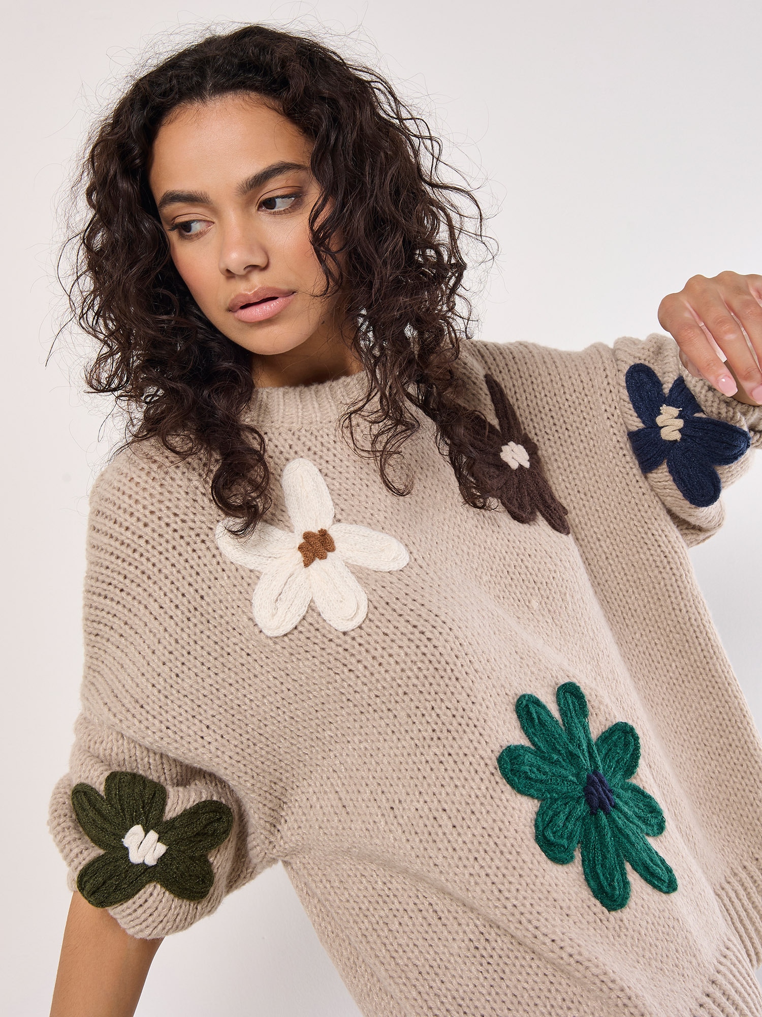 Apricot Rundhalspullover »Oversize-Pullover« mit Stickerei-Margeriten