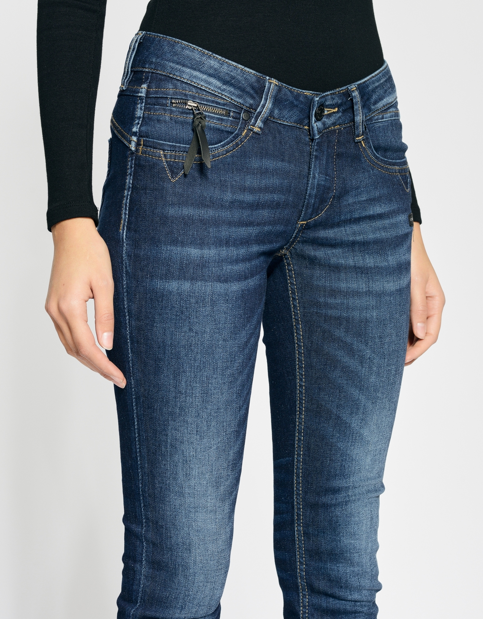 GANG Skinny-fit-Jeans »94NIKITA«, mit Zipper-Detail an der Coinpocket