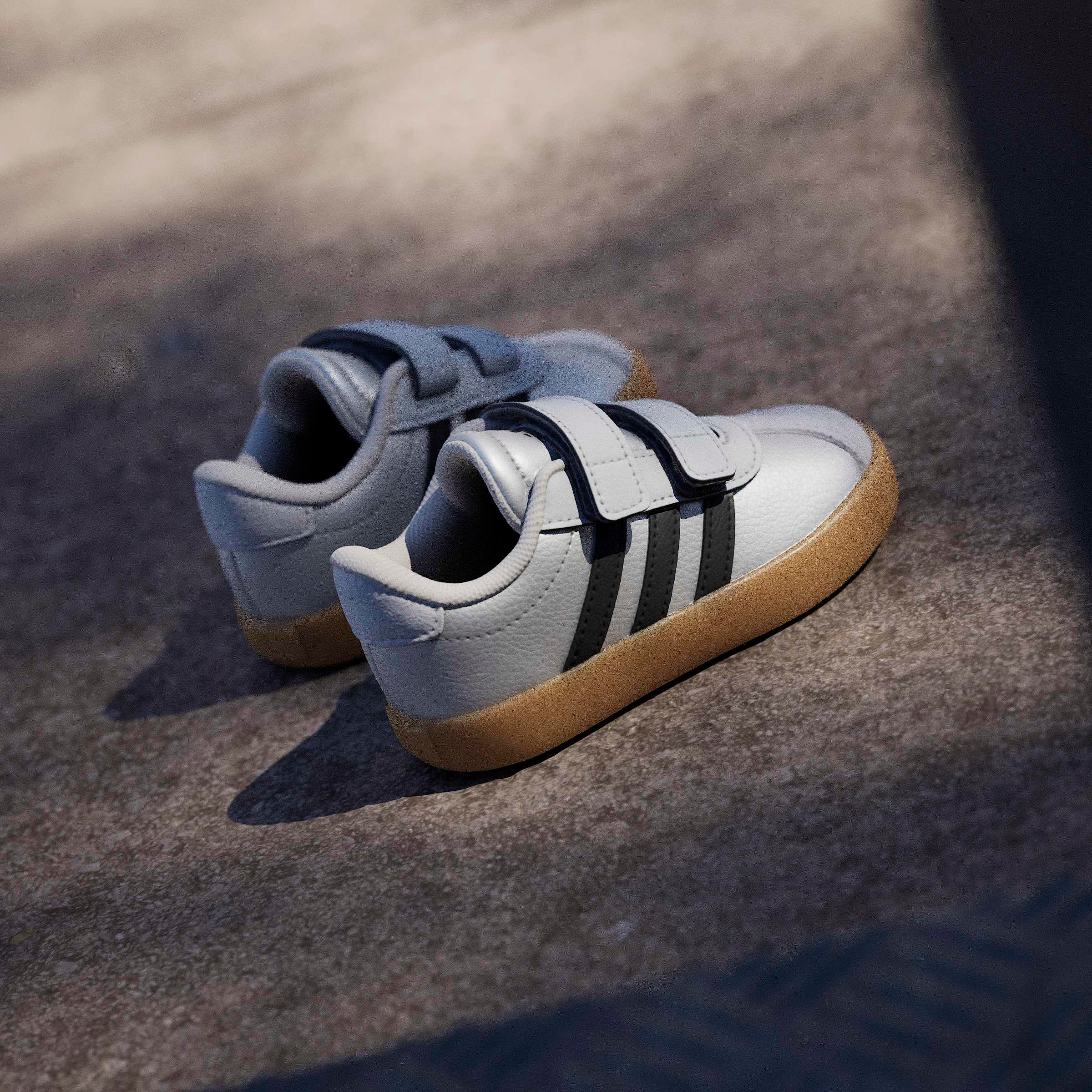 adidas Sportswear Klettschuh »VL COURT 3.0 KIDS«  inspiriert vom Design des adidas samba, für Kinder