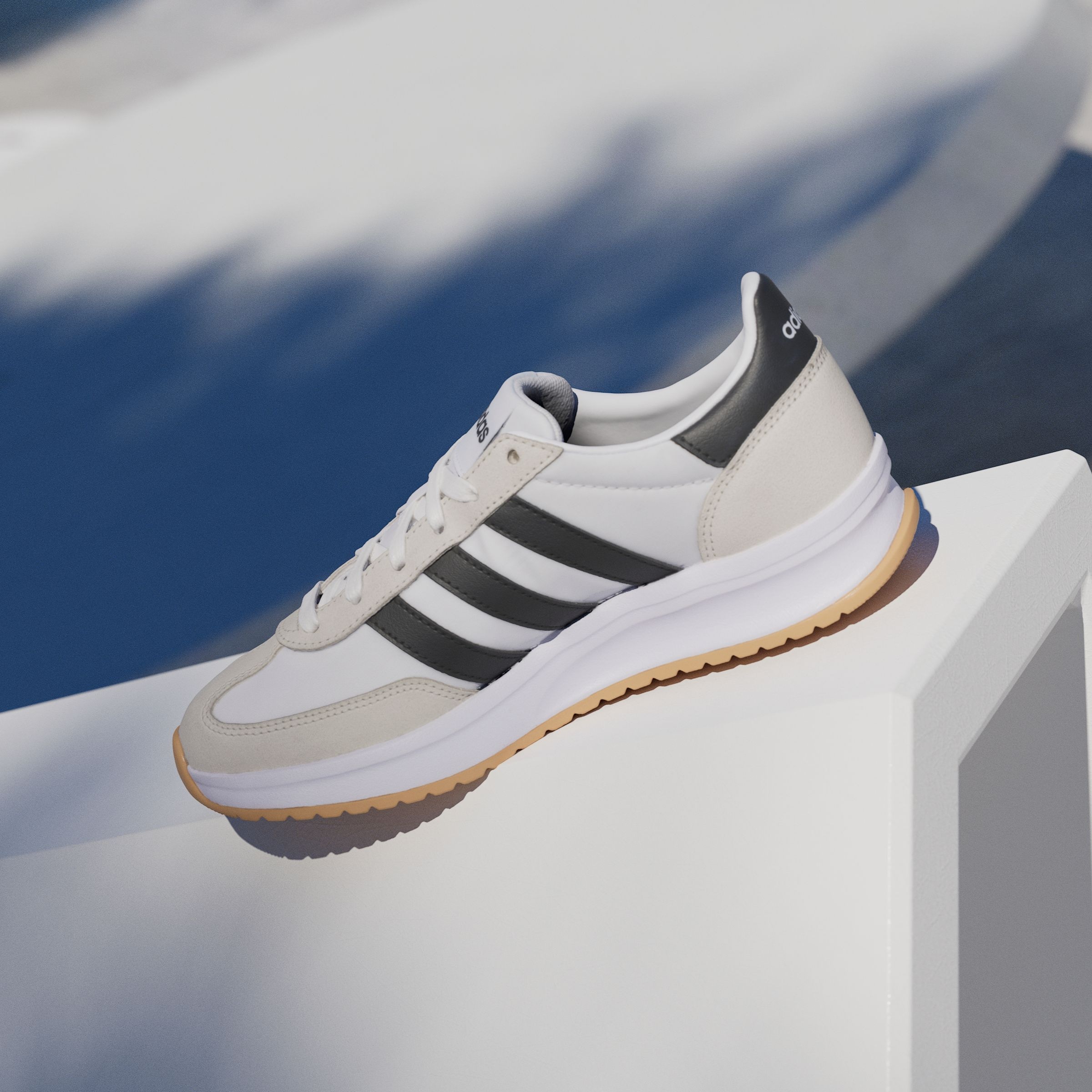adidas Sportswear Sneaker »RUN 70S 2.0«, inspiriert vom Design des SL72
