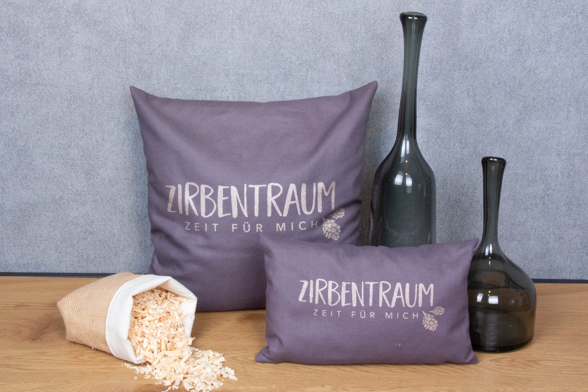 Zirbenkissen »Zirbentraum in Violett/Roségold 40x40 mit Reißverschluss - Gefüllt«, (1...