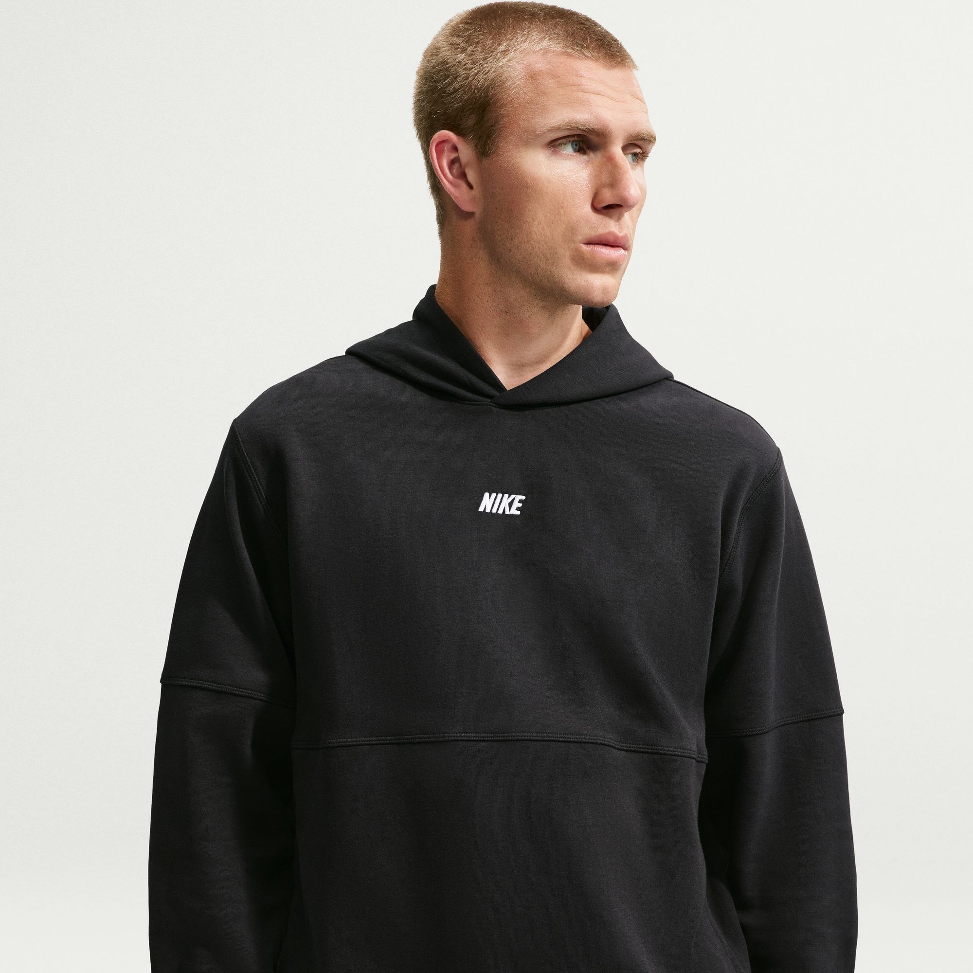 Nike Sportswear Kapuzensweatshirt »M NK CLUB VARSITY HOODIE«, mit Kapuze, aus angerauter Sweatware, normale Länge

