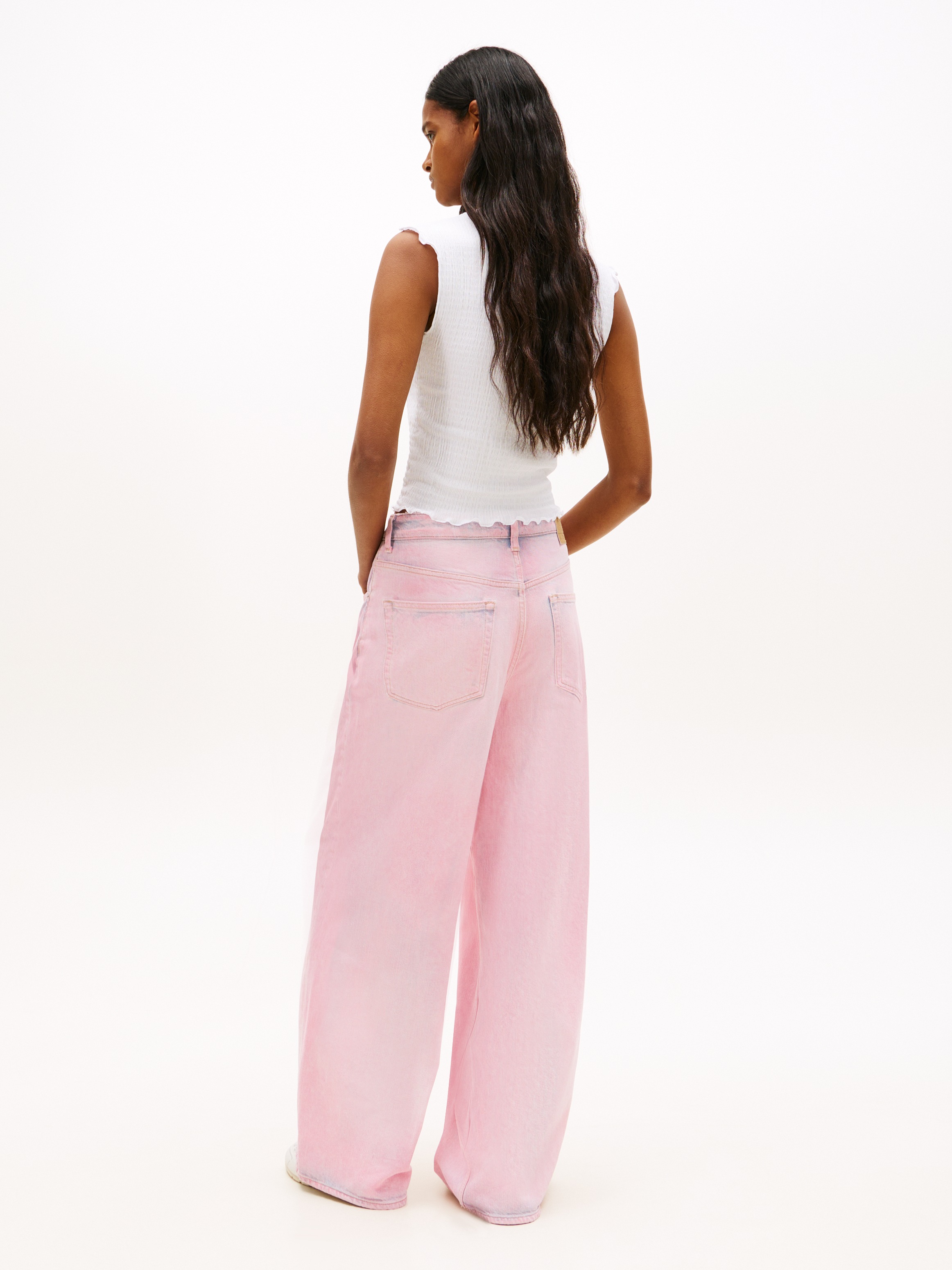 Tommy Jeans Kurzarmshirt »TJW SLIM SH SQUARE NCK SMOCK TOP« mit dem gewellten Saum