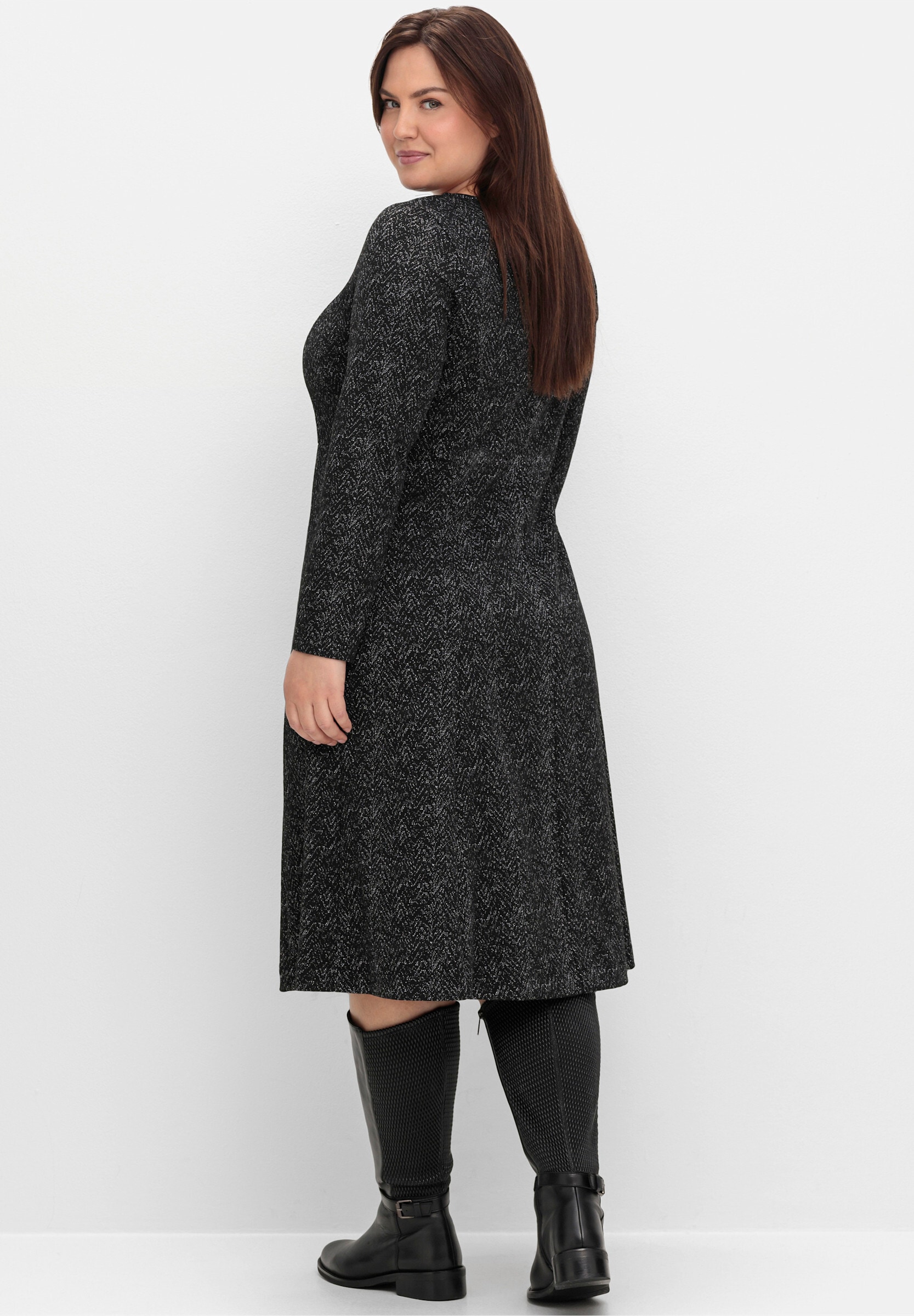 Sheego Shirtkleid »Shirtkleid Shirtkleid mit Jacquardmuster bedruckt« Ohne Taschen aus Interlock, im Jacquardmuster