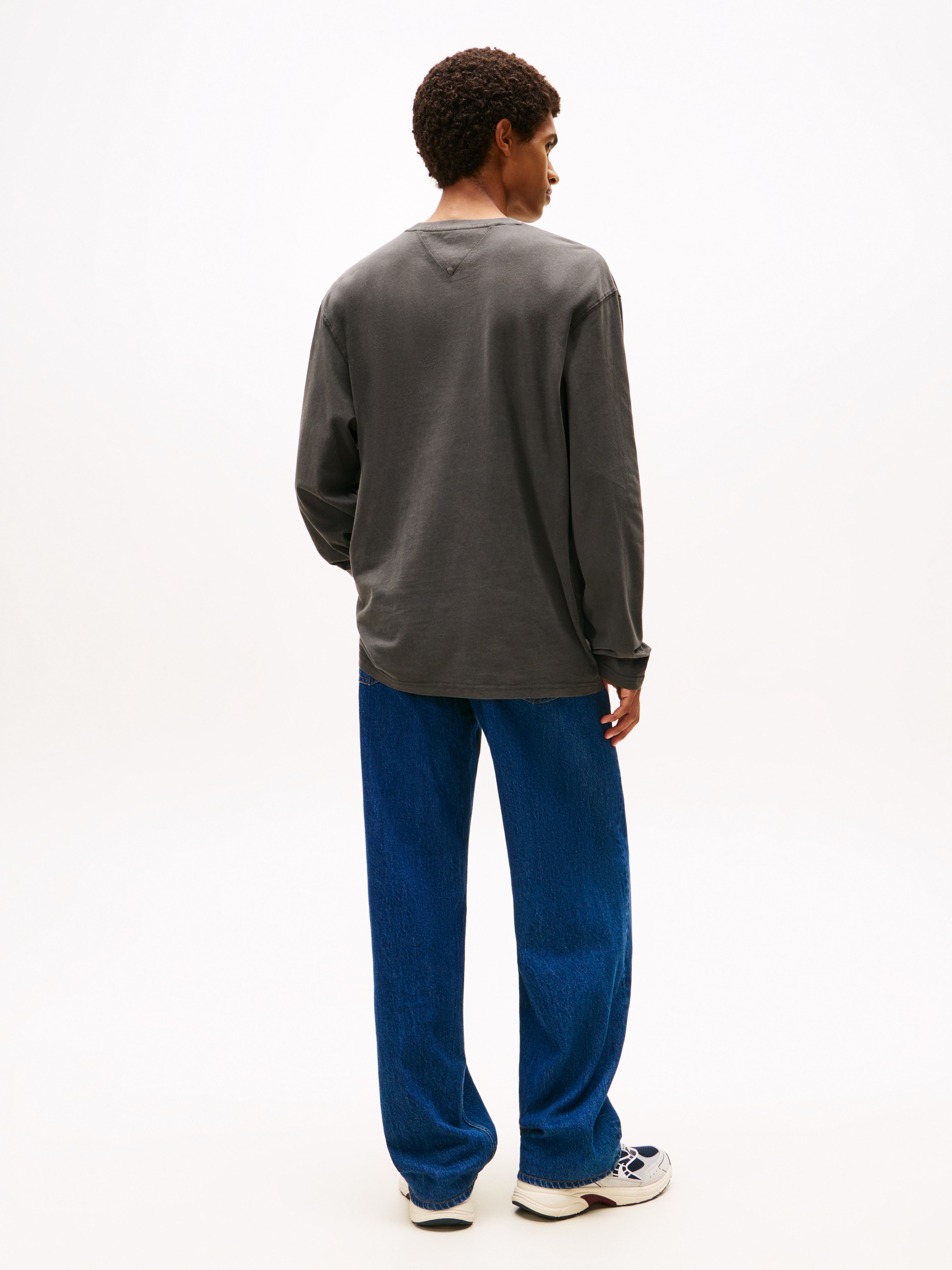 Tommy Jeans Langarmshirt »Classic Relaxed Fit«, Rundhals, Jersey, großes Logo am Ärmel