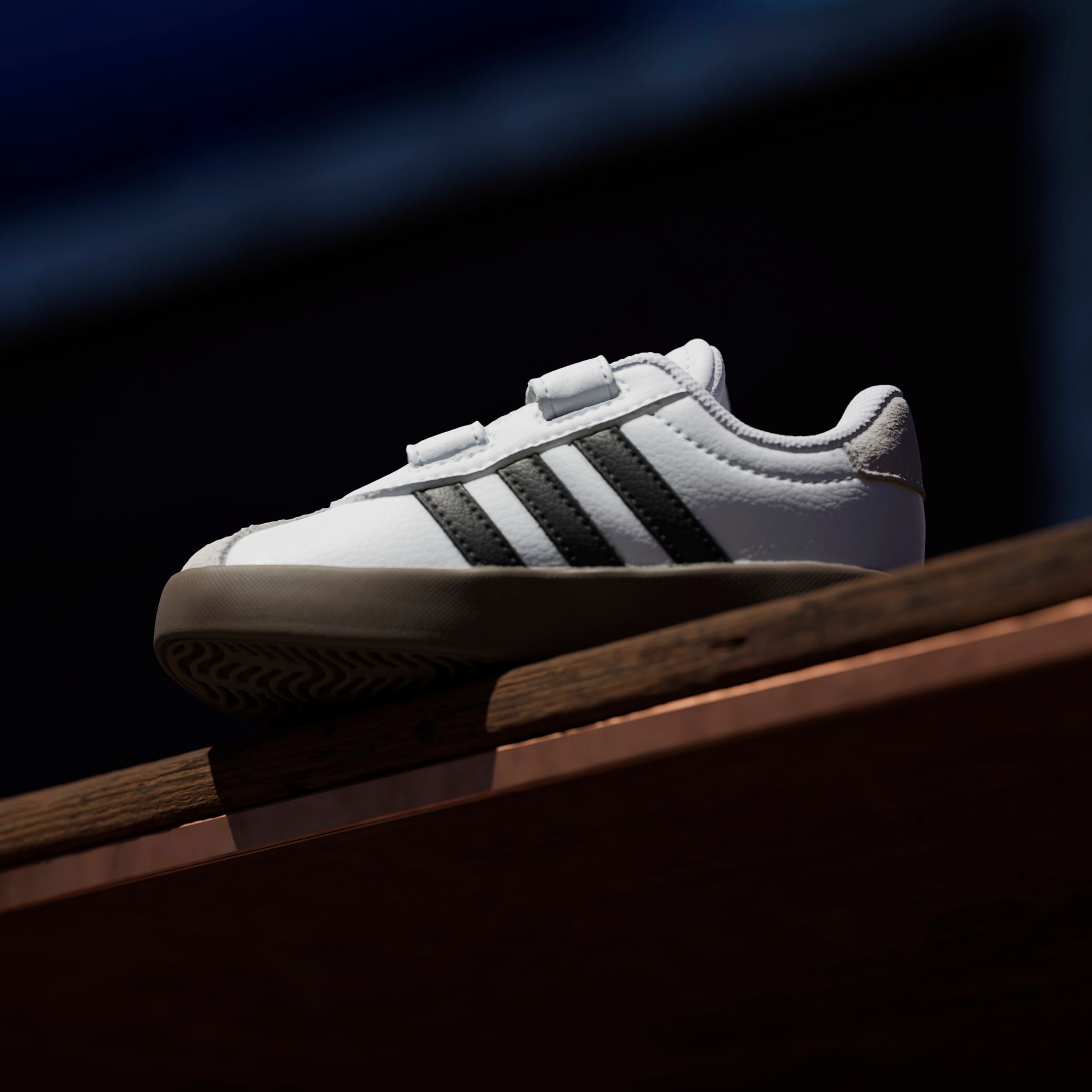 adidas Sportswear Klettschuh »VL COURT 3.0 KIDS«  inspiriert vom Design des adidas samba, für Kinder