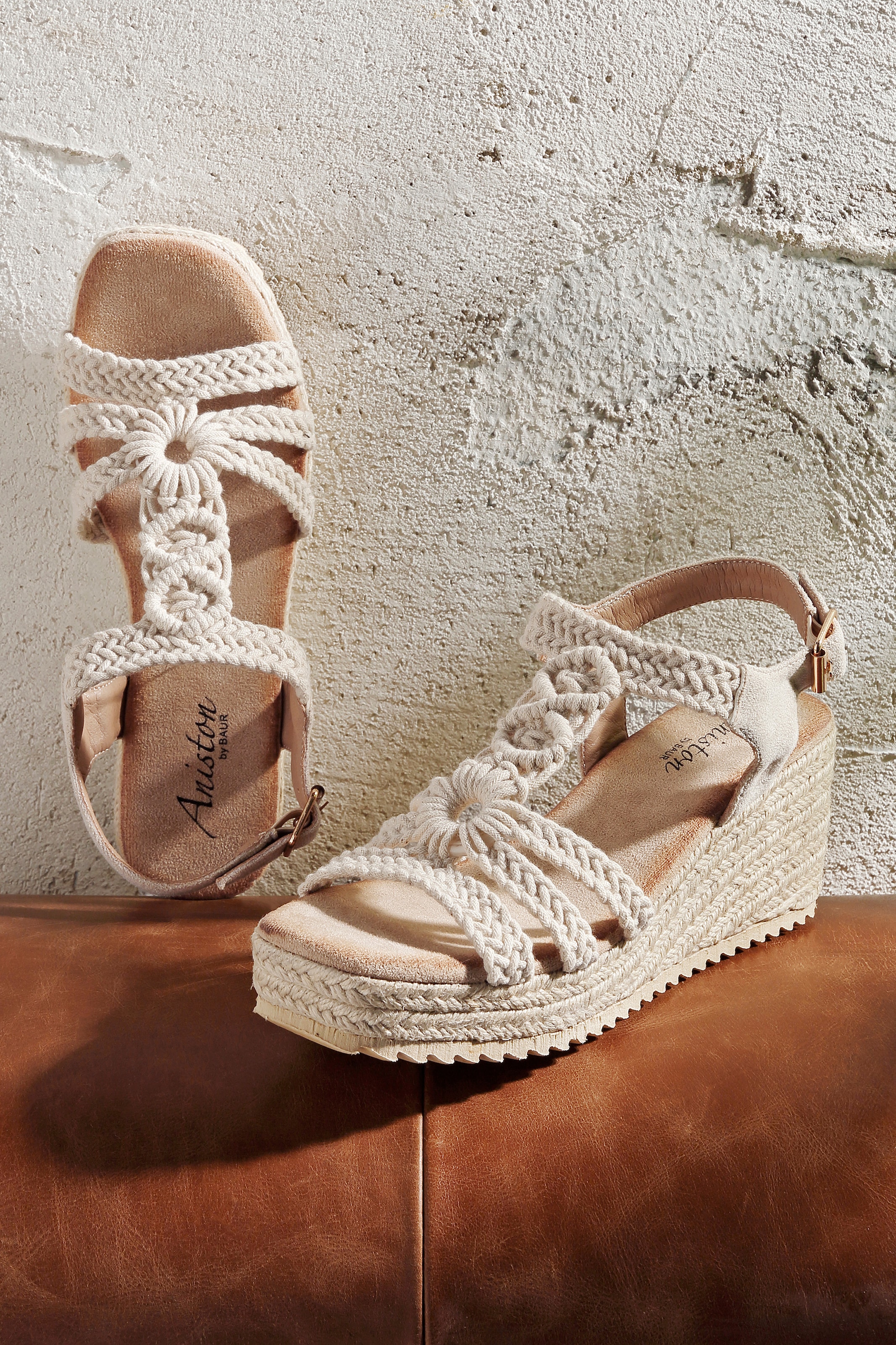 Aniston SHOES Keilsandalette »Upper«  Sommerschuh, Urlaubsschuh, Ethno-Look - NEUE KOLLEKTION