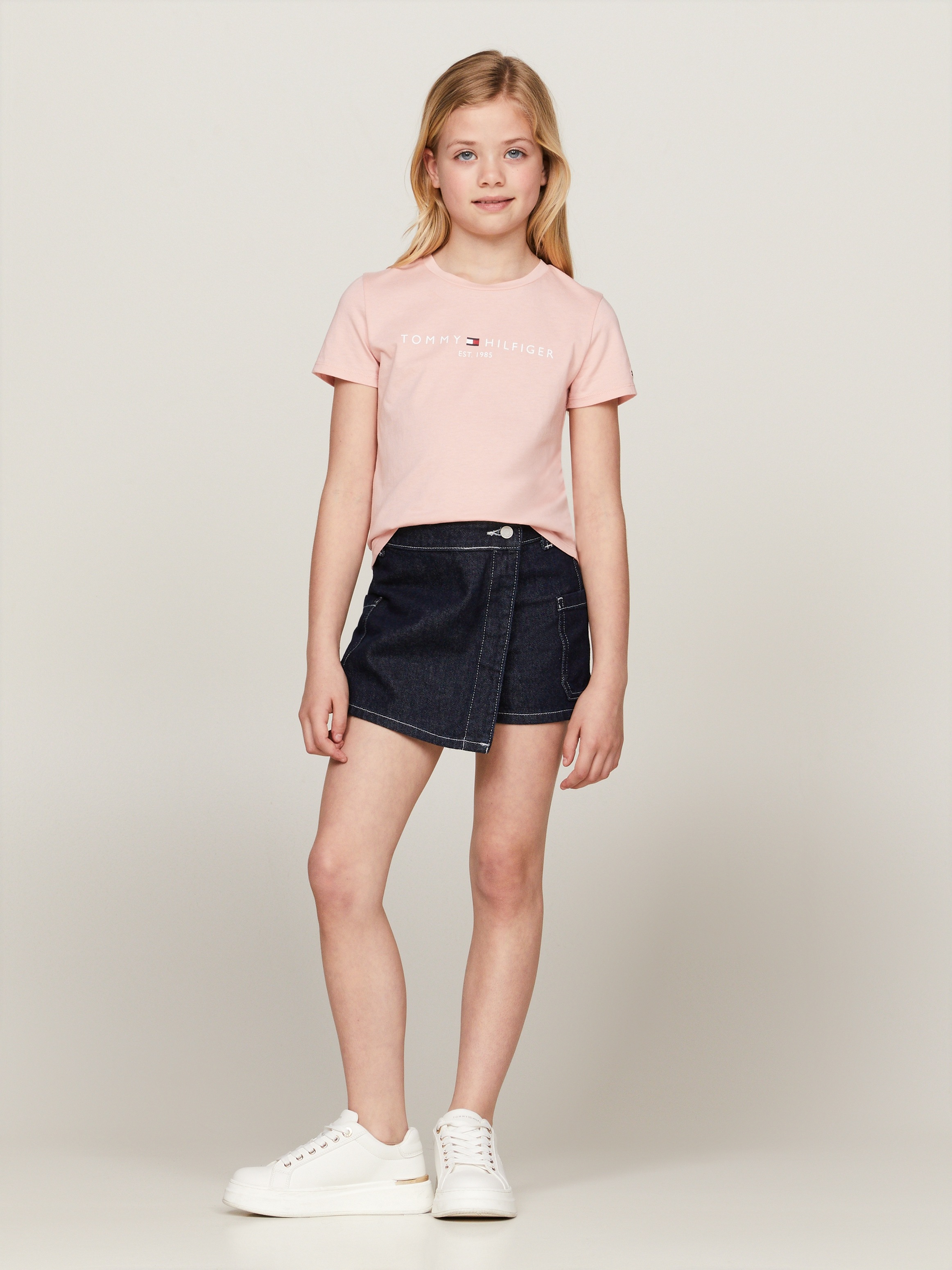 Tommy Hilfiger Kurzarmshirt »ESSENTIAL TEE S/S«, (1 tlg.), mit Tommy Hilfiger Logoschriftzug