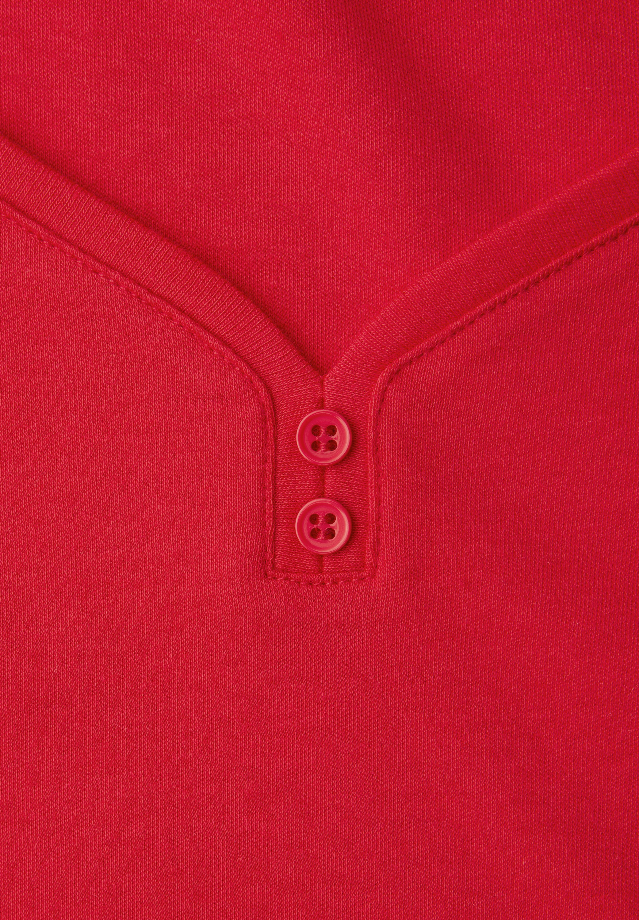 STREET ONE Shirttop mit gerundetem V-Ausschnitt und Knopf-Detail